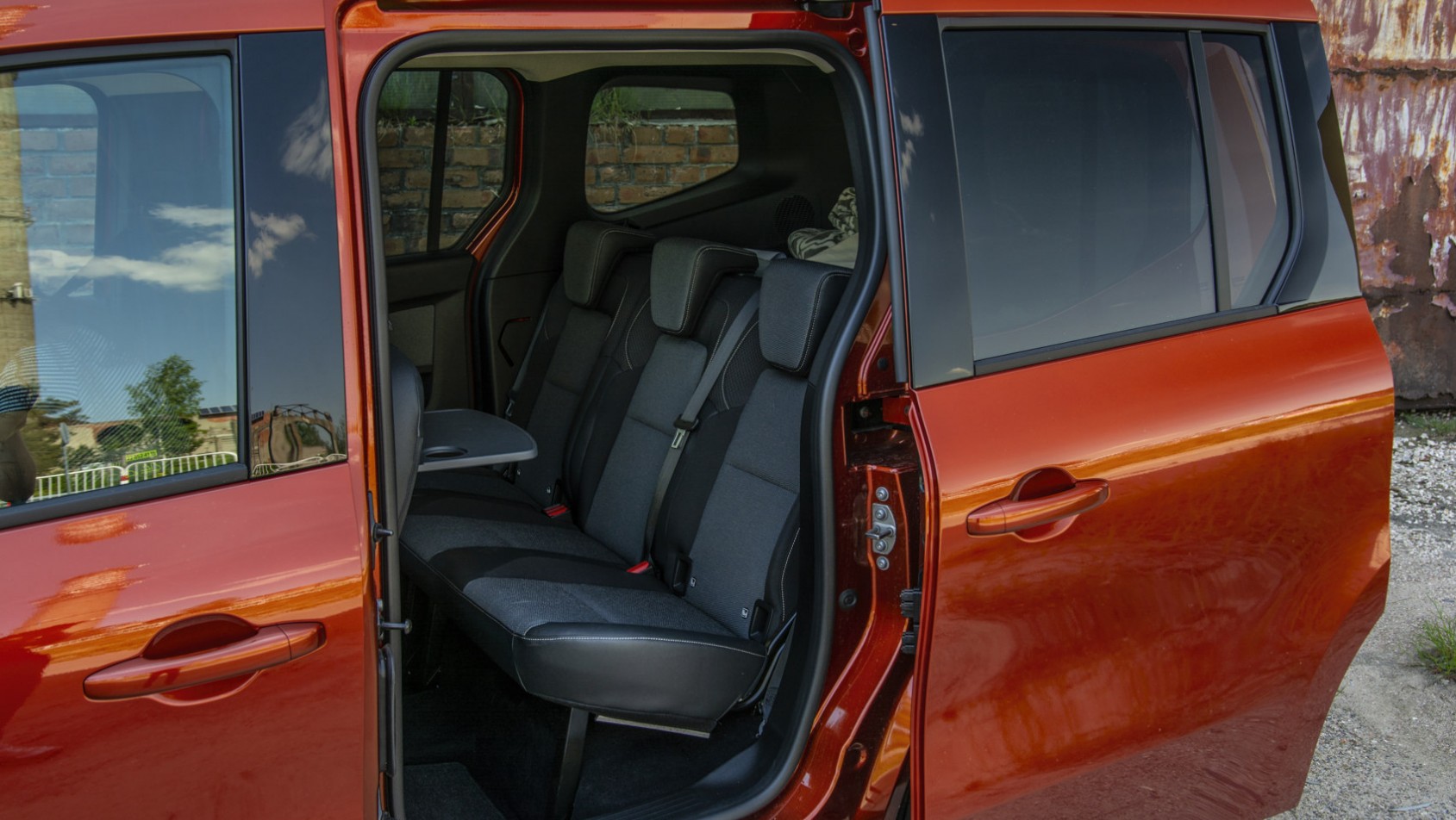 Renault Kangoo - drzwi przesuwne