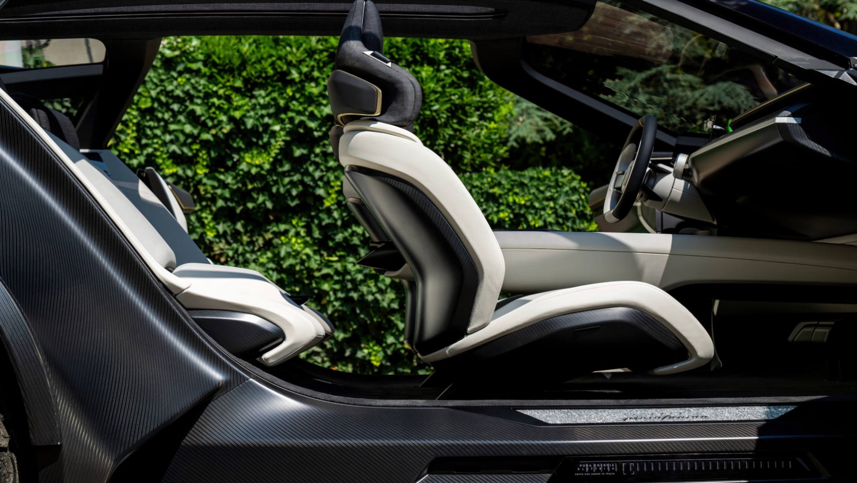 Pininfarina Pura Vision koncept środek