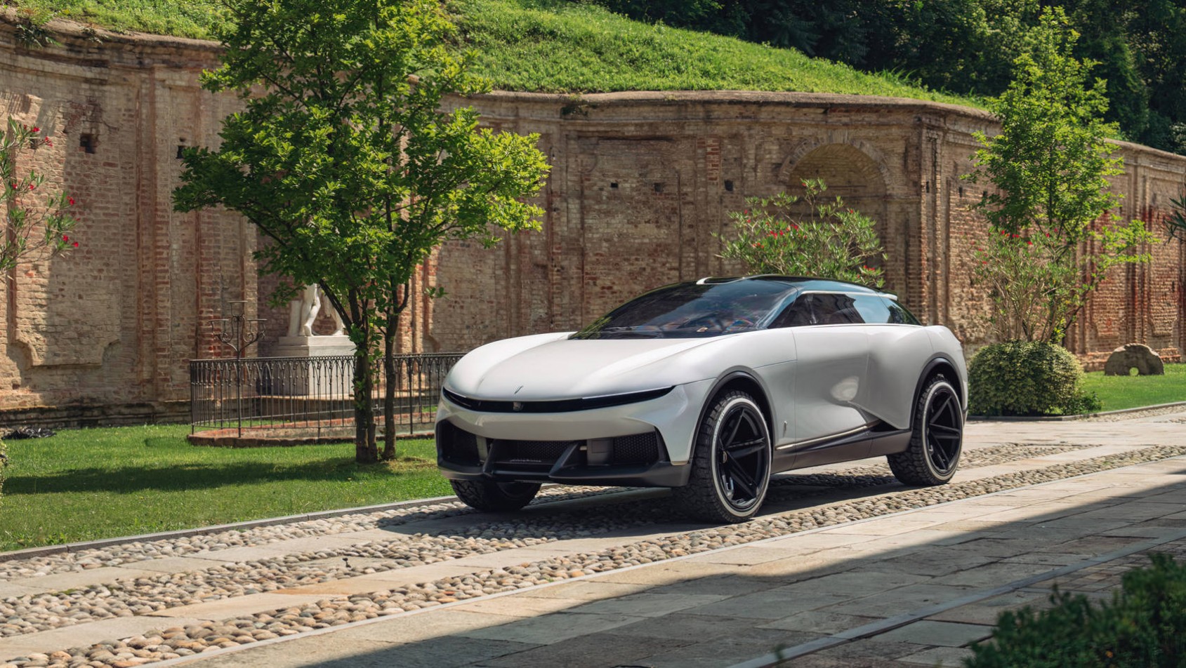 Pininfarina Pura Vision koncept sylwetka przód