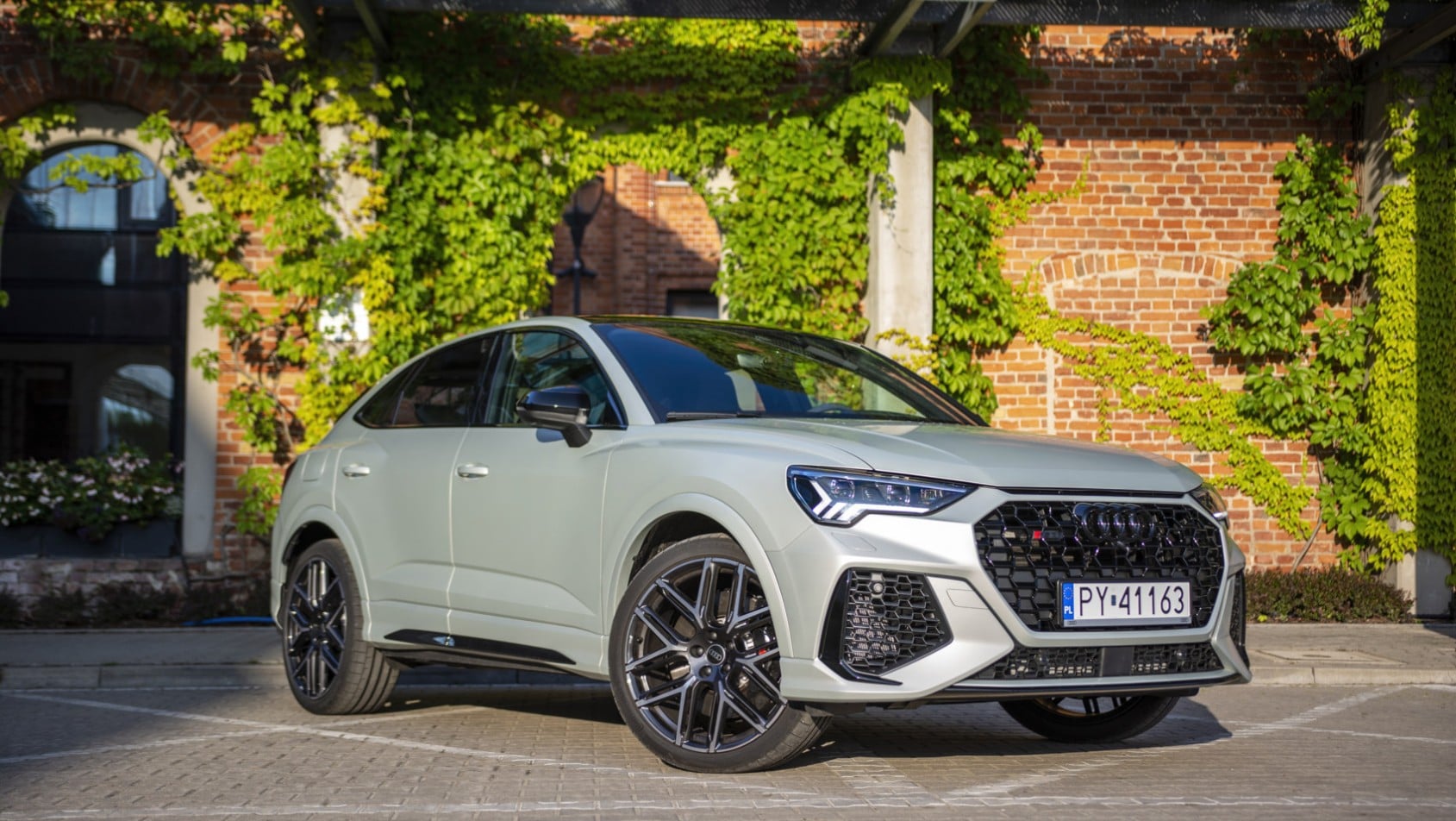 Audi RSQ3 10 years główne