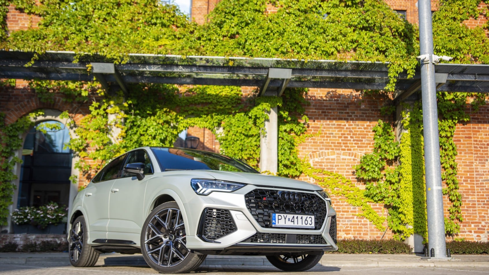 Audi RS Q3 10 years przód dół