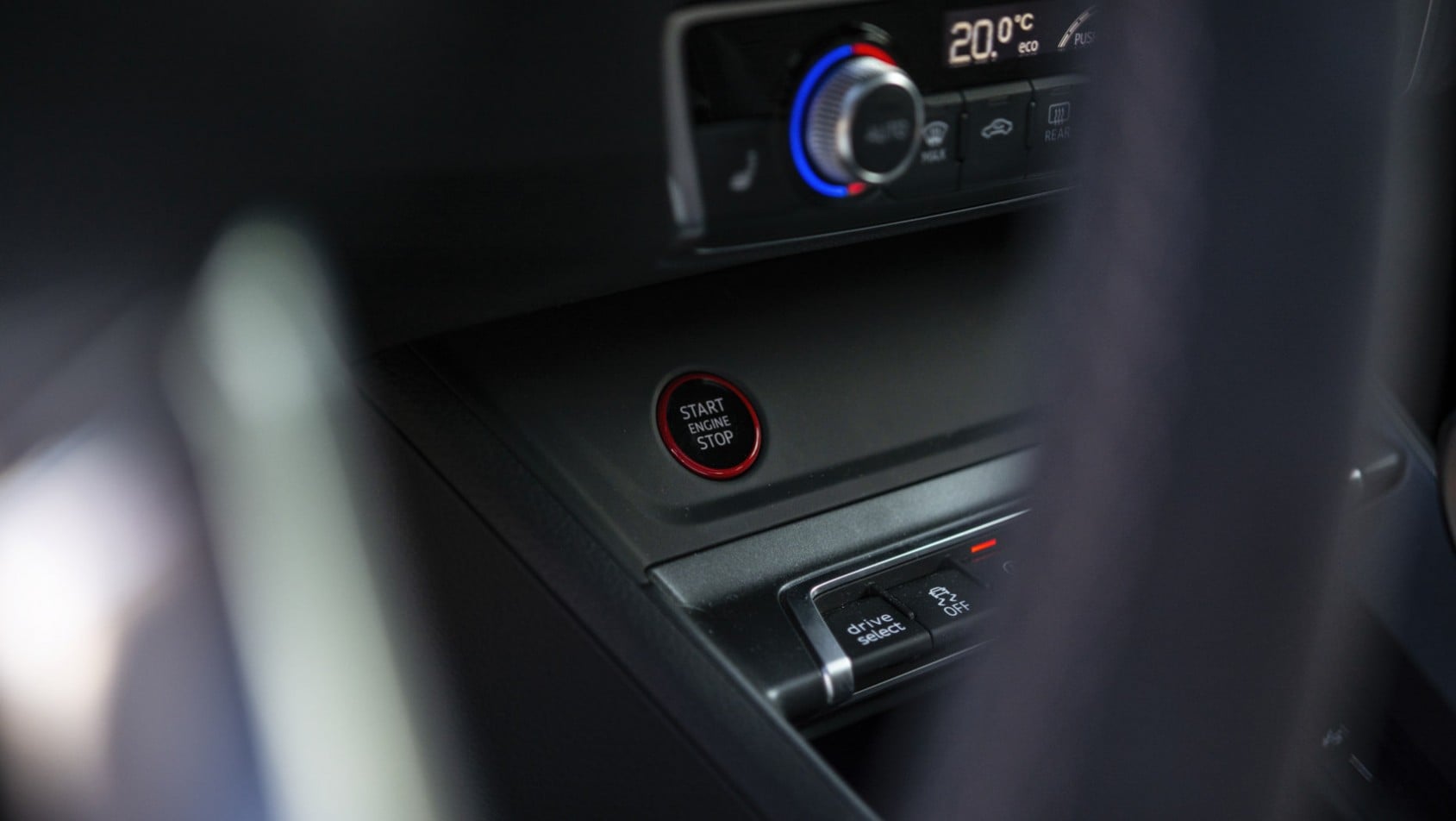 Audi RS Q3 10 years detal kokpitu