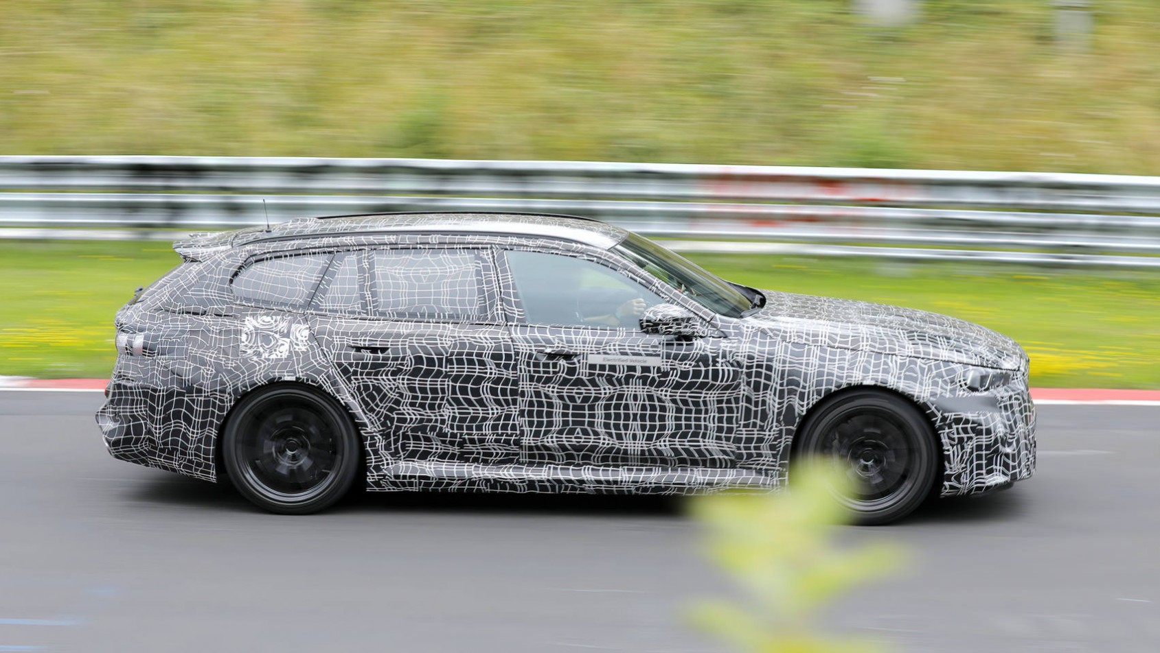 BMW M5 Touring spyshot profil