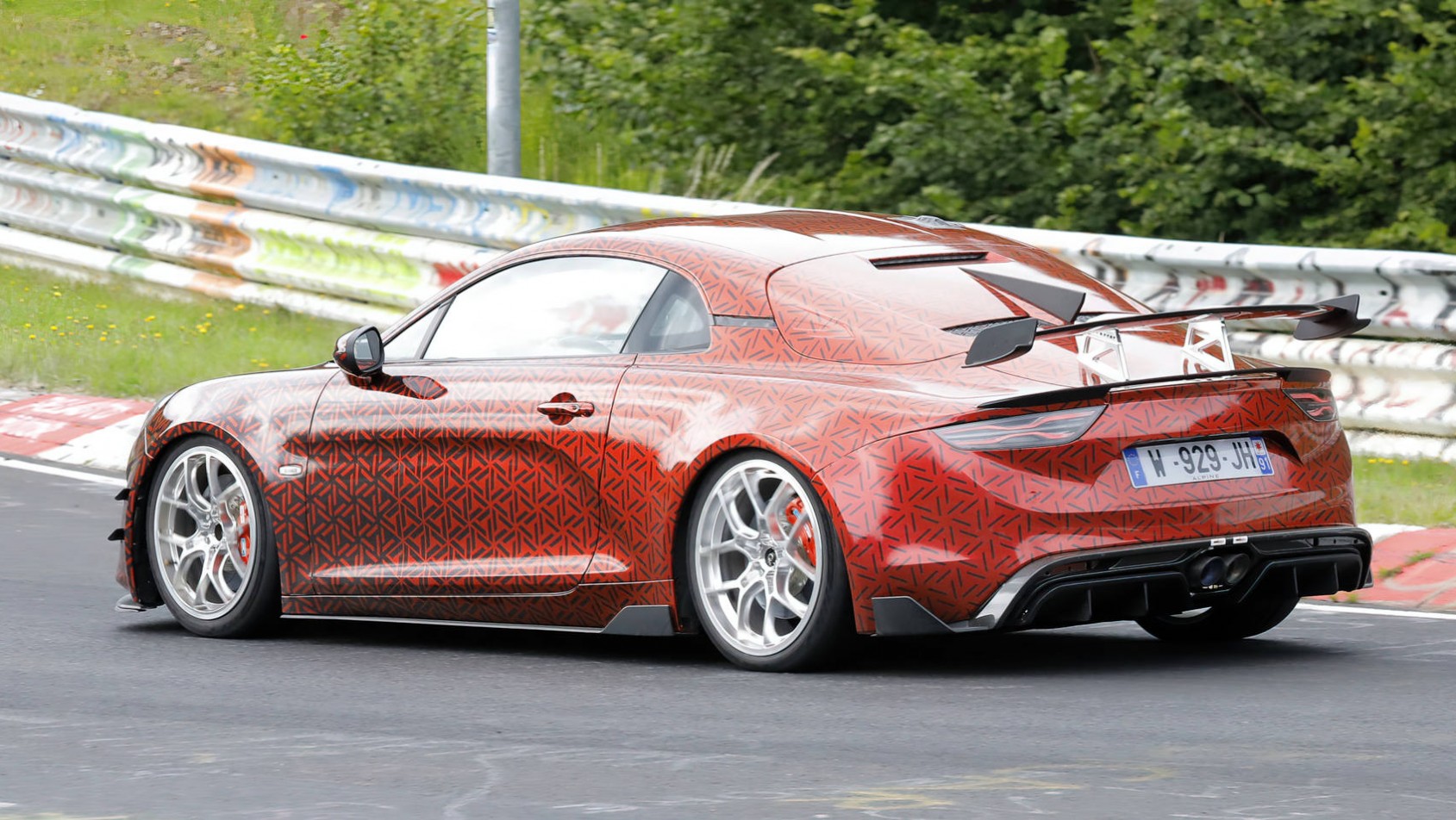 Alpine A110 Alpine A110 R spyshot sylwetka