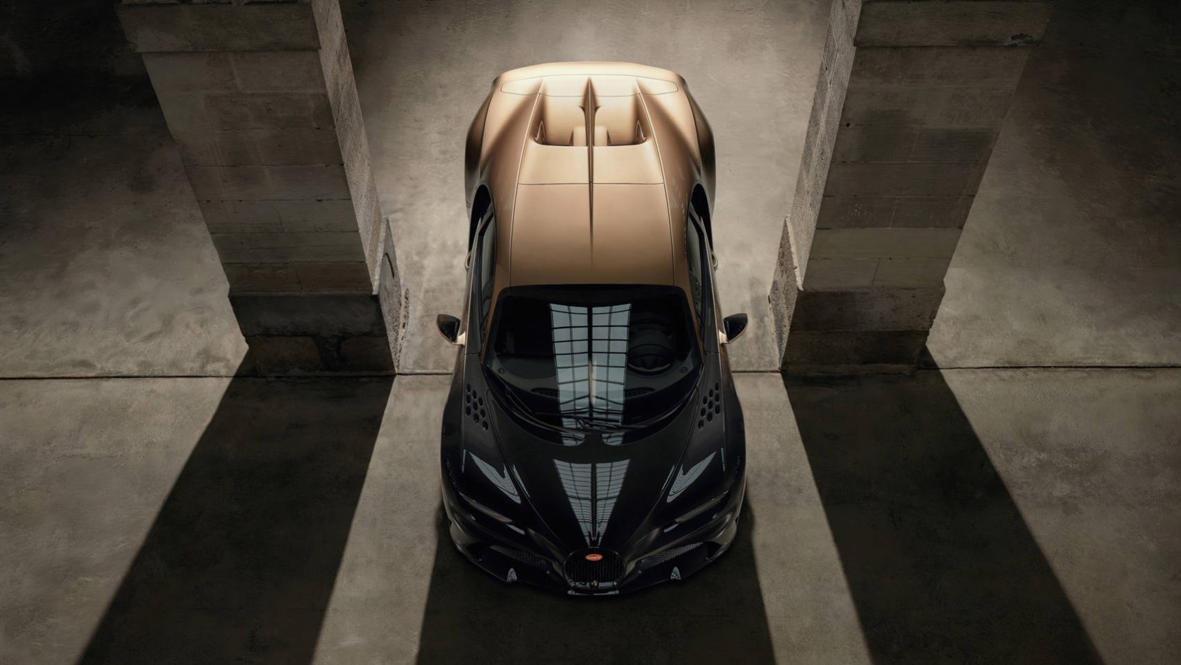 Bugatti Chiron Super Sport Golden Era z góry