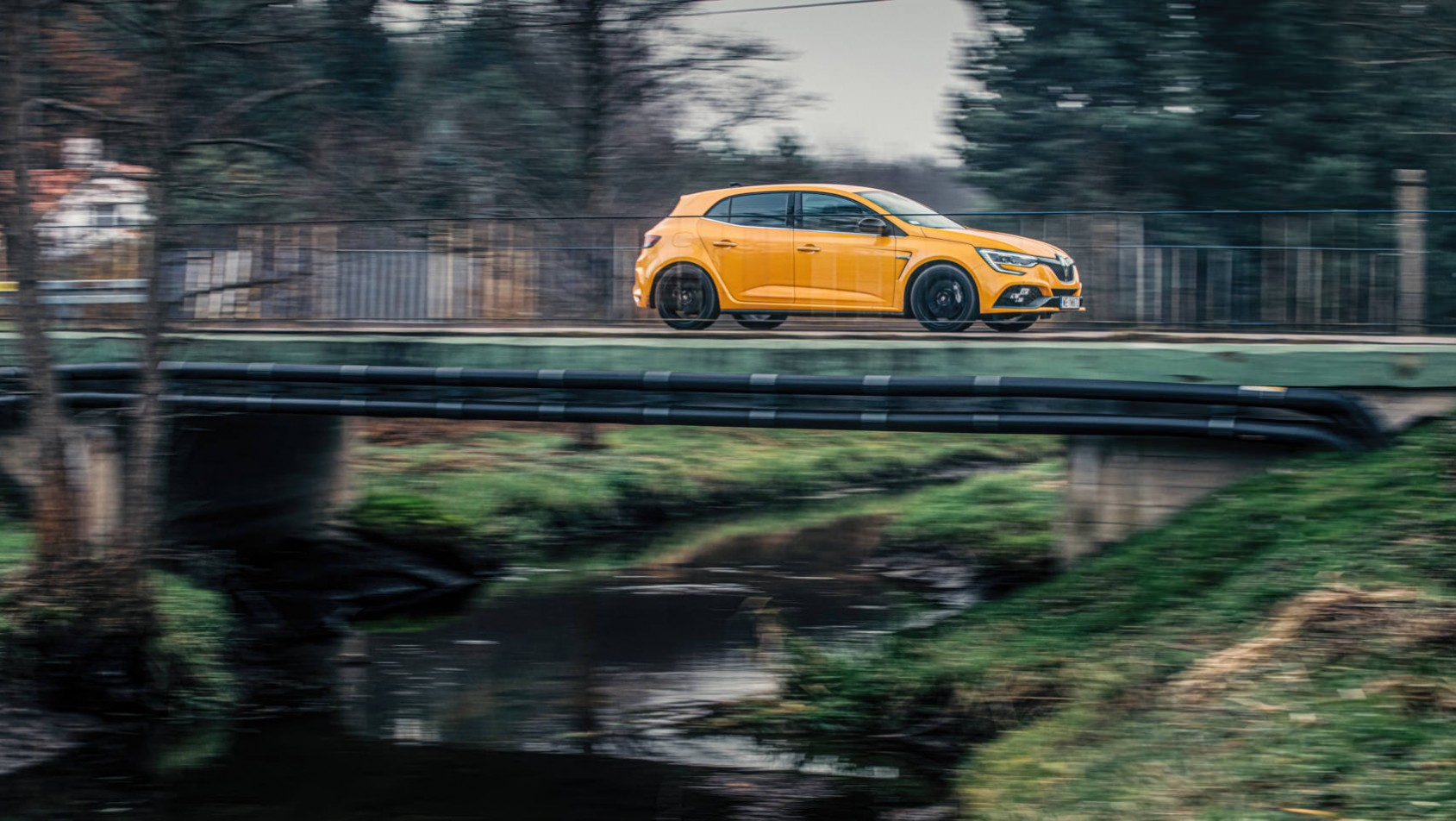 Renault Megane R.S. - widok z boku