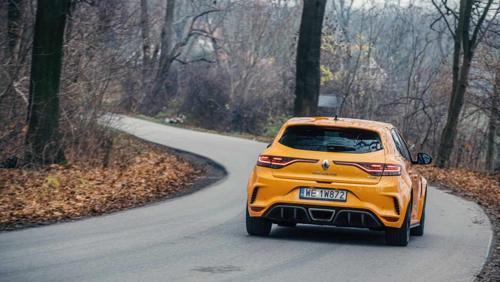 Renault Megane R.S. pokonuje zakręt