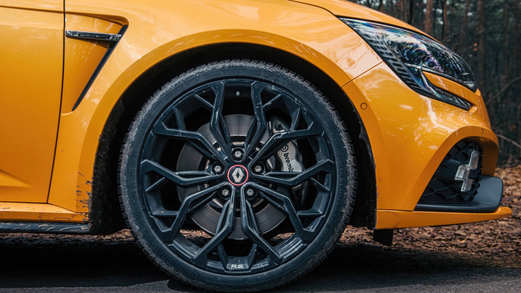 Renault Megane R.S. - efektywne hamulce brembo