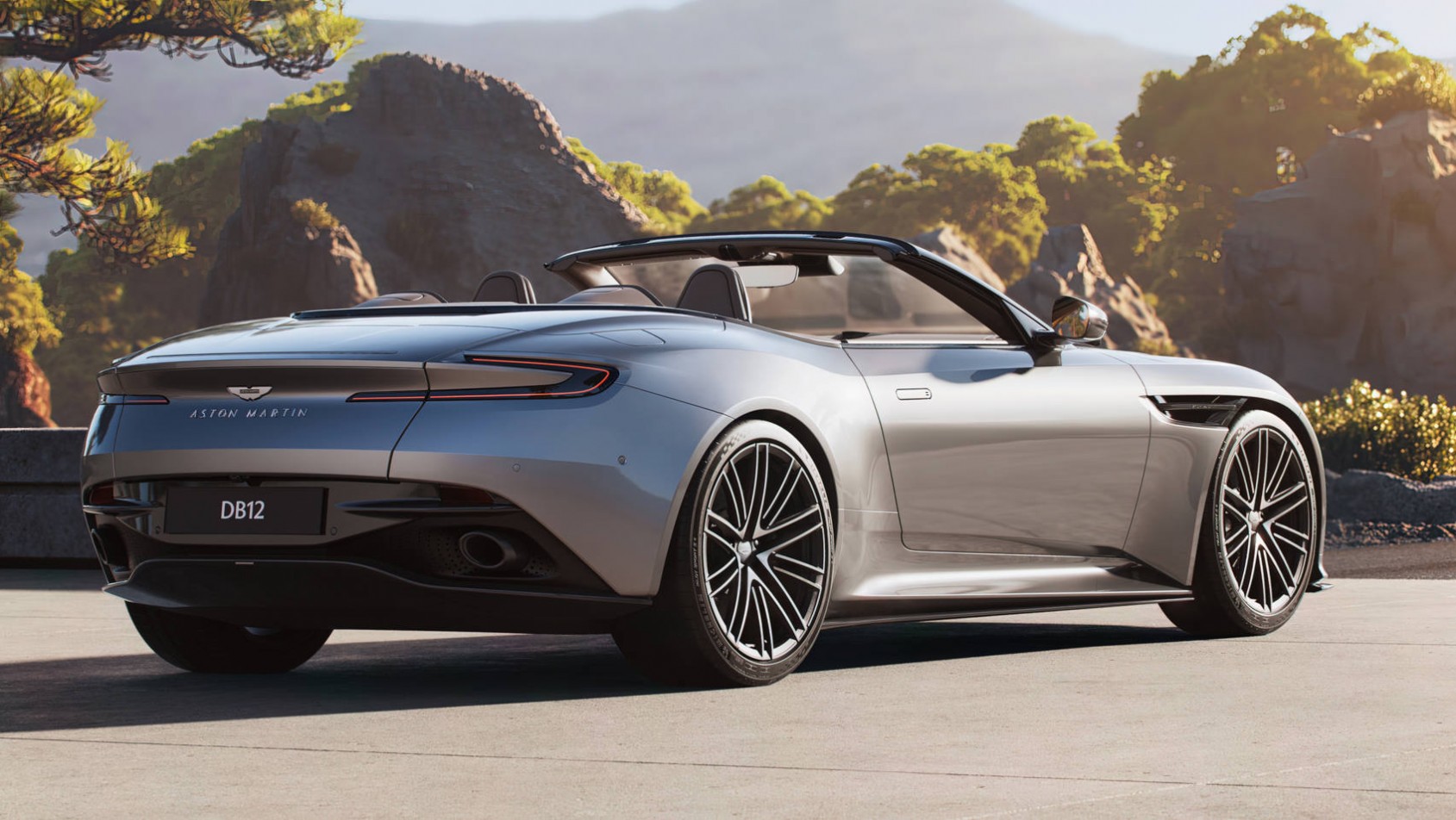 Aston Martin DB12 Volante tył