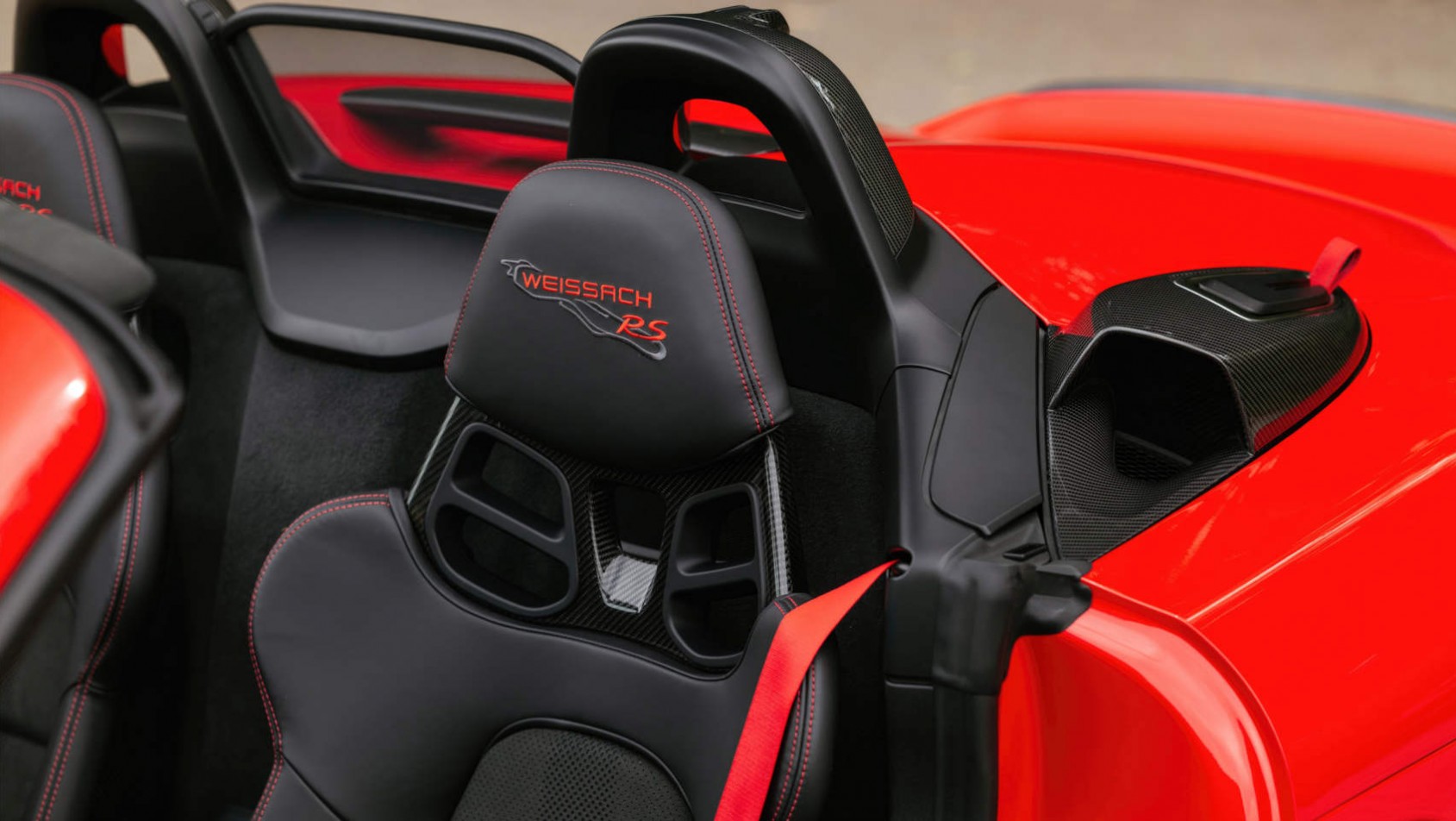 Porsche 718 Boxster Spyder RS - fotele i windshot