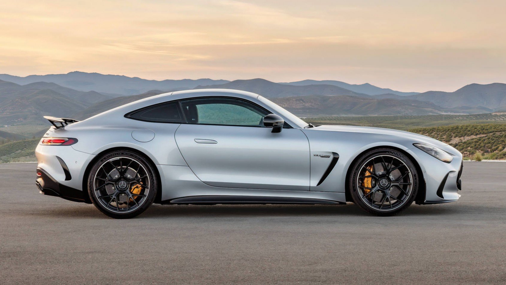 Mercedes-AMG GT 2024 Mercedes-AMG GT profil