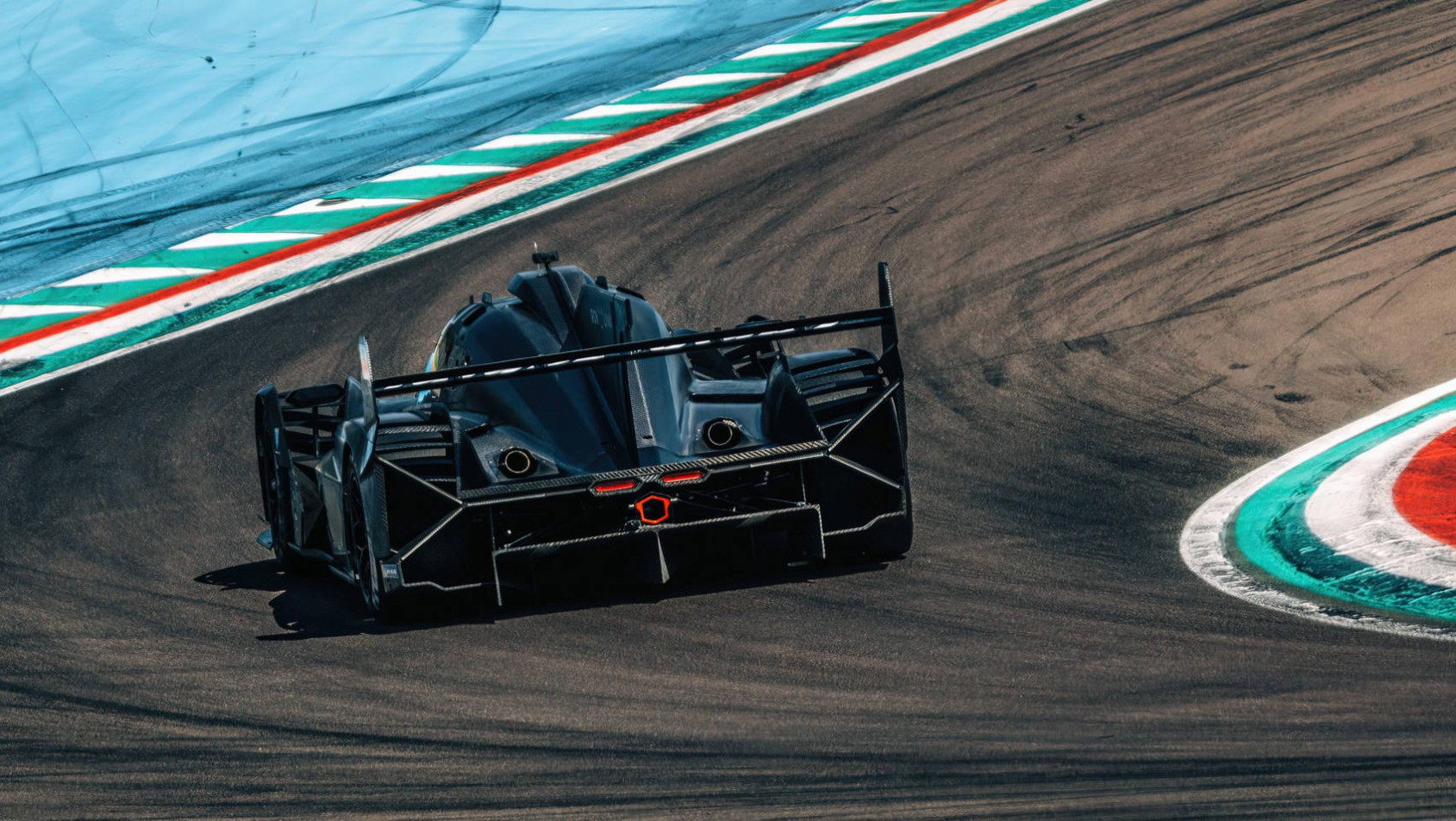 Lamborghini SC63 na torze Imola tył