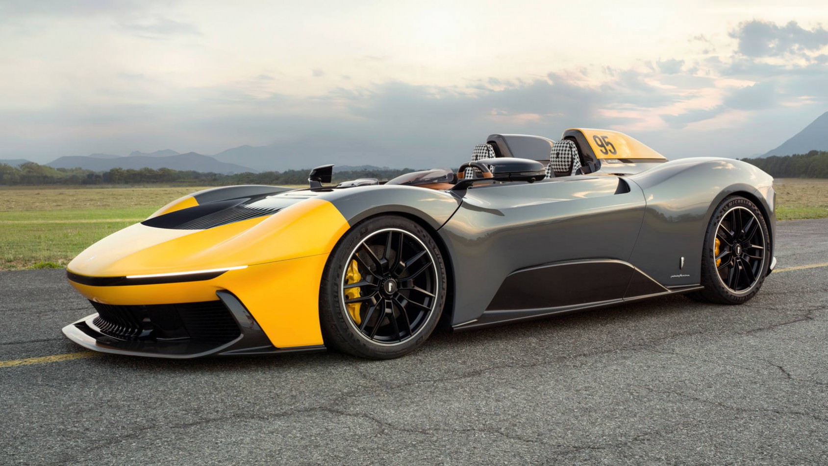 Pininfarina B95 główne