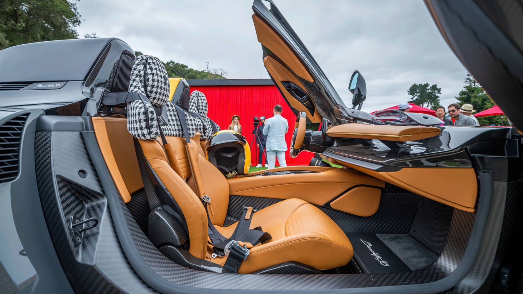 Pininfarina B95 pebble beach otwarte drzwi