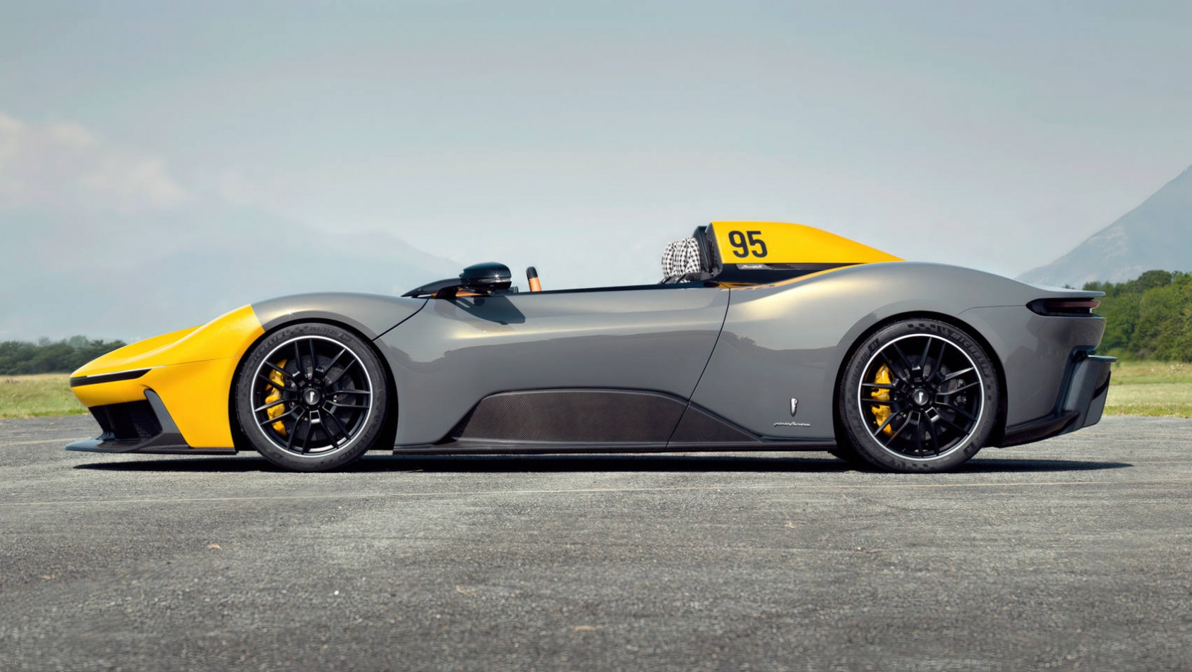 Pininfarina B95 profil