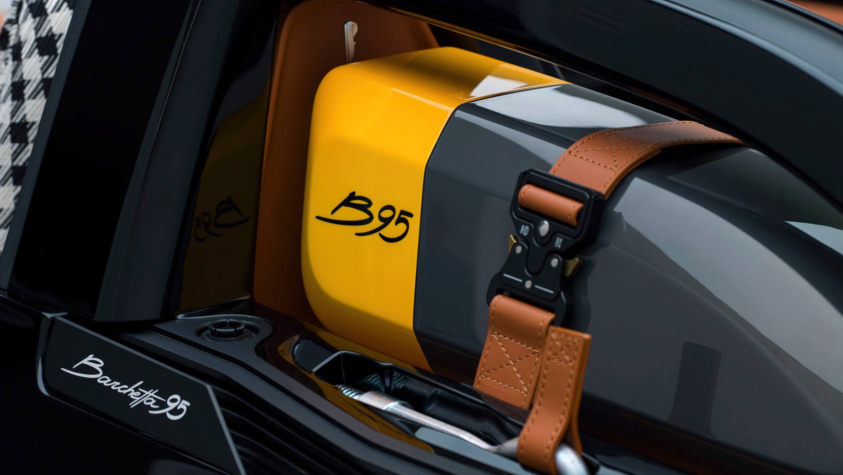 Pininfarina B95 detal tyłu