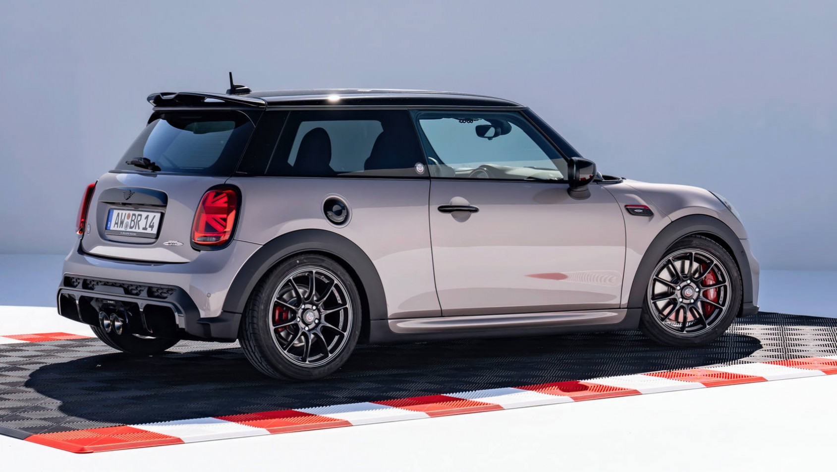 Mini John Cooper Works Mini Bulldog Racing Edition prawy tył
