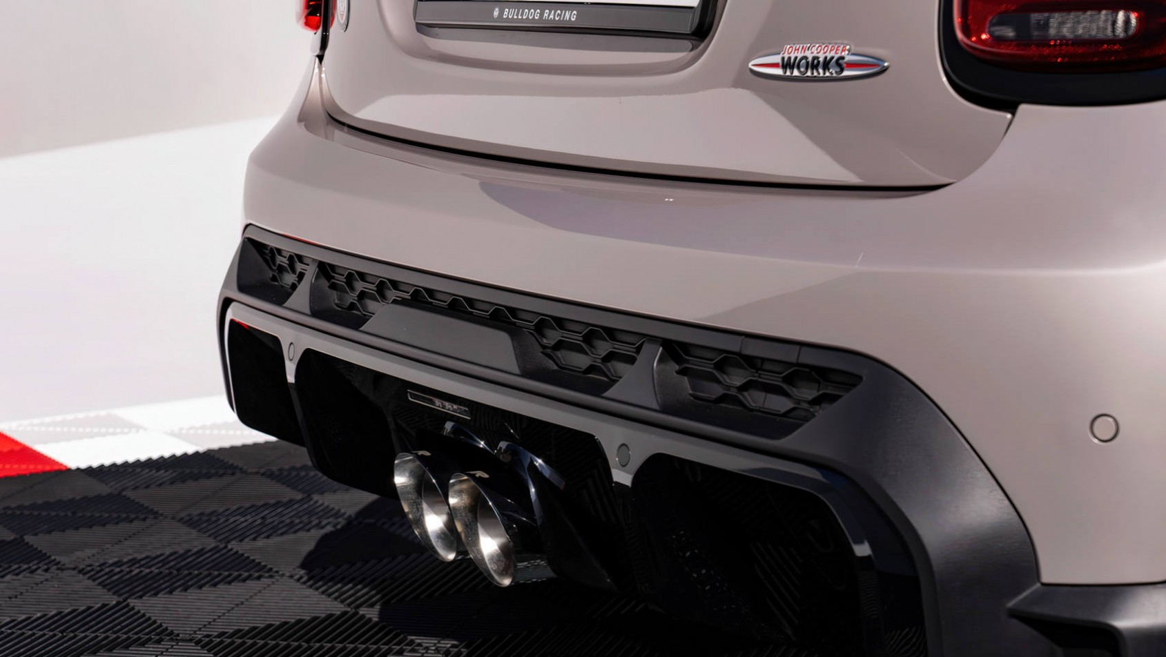 Mini John Cooper Works Mini John Cooper Works Bulldog Racing Edition wydech