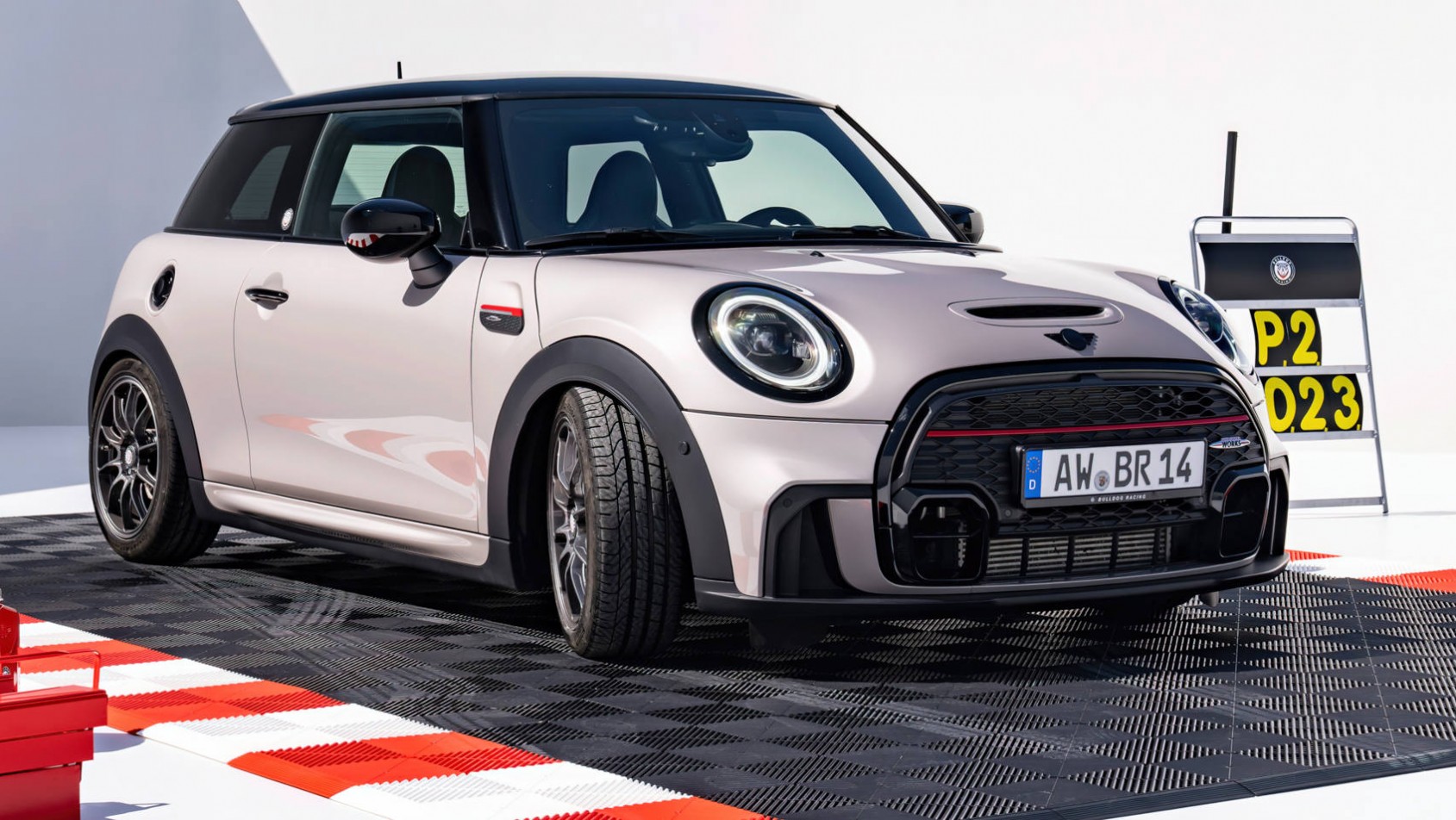 Mini John Cooper Works Mini John Cooper Works Bulldog Racing Edition przód prawy