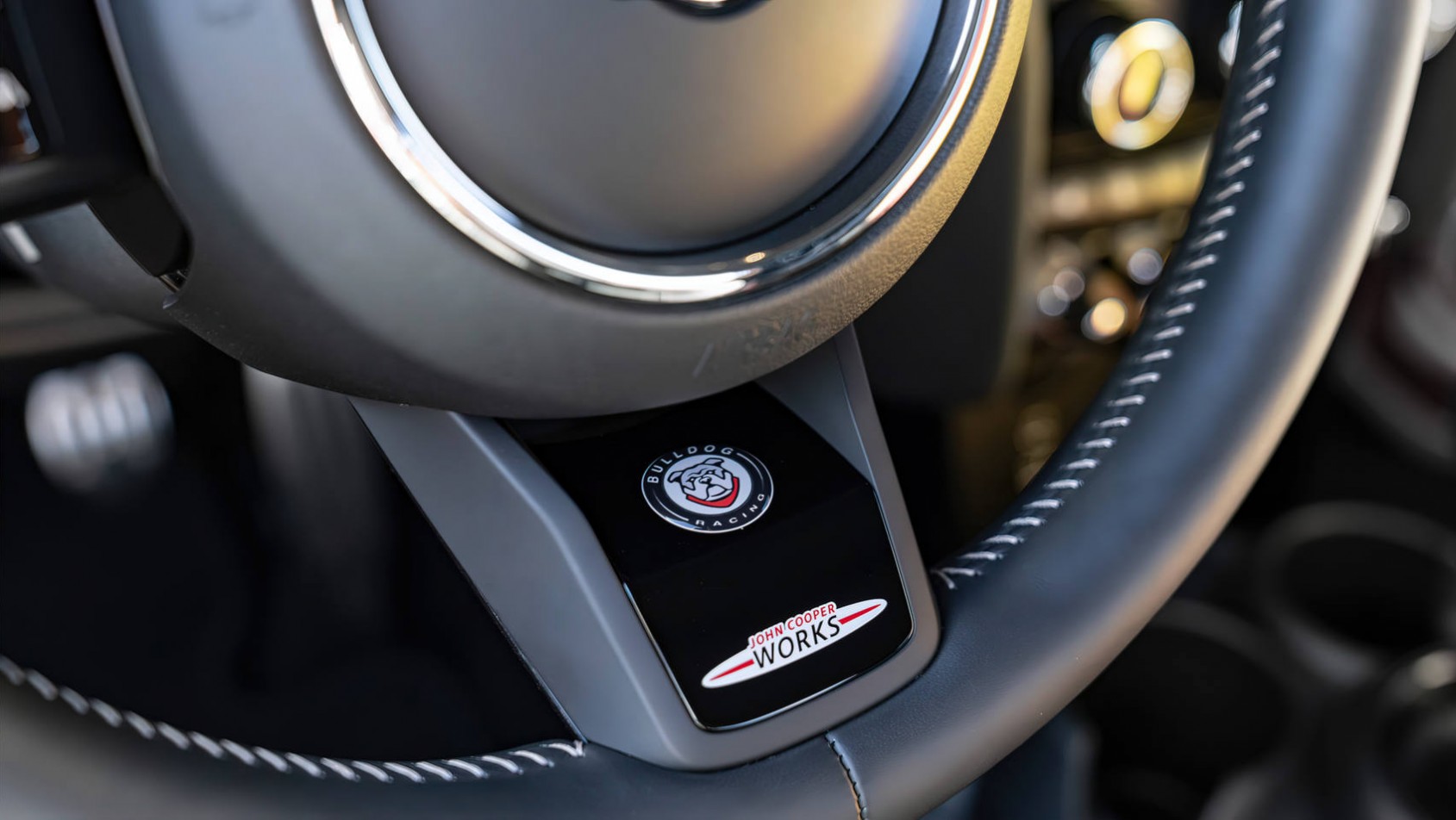 Mini John Cooper Works Mini John Cooper Works Bulldog Racing Edition detal kierownicy