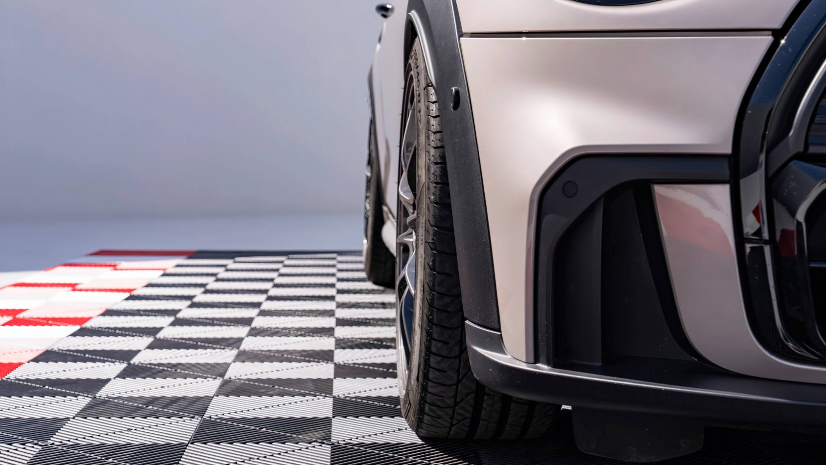Mini John Cooper Works Mini John Cooper Works Bulldog Racing Edition detal zderzaka