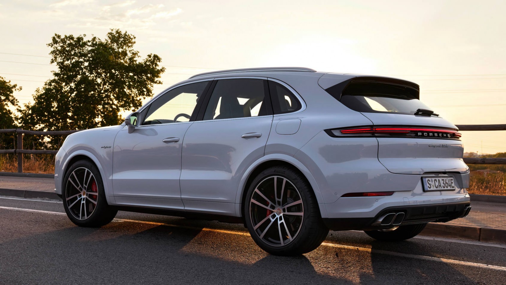 2023 Porsche Cayenne Turbo E-Hybrid SUV