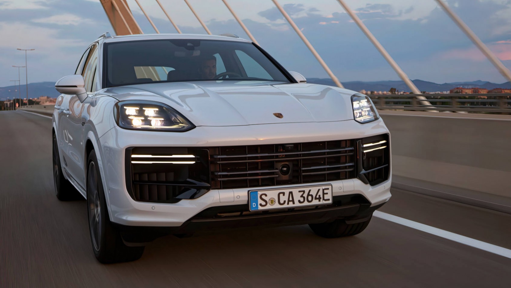 2023 Porsche Cayenne Turbo E-Hybrid przedni grill