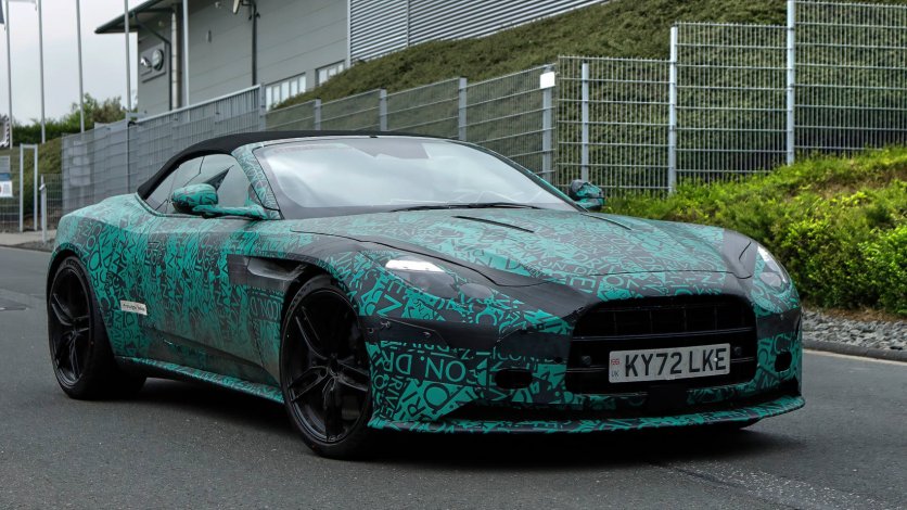 Aston Martin DB12 Volante spyshot sylwetka