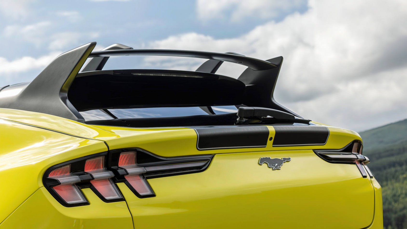 Ford Mustang Mach-E Ford Mustang Mach-E Rally spoiler