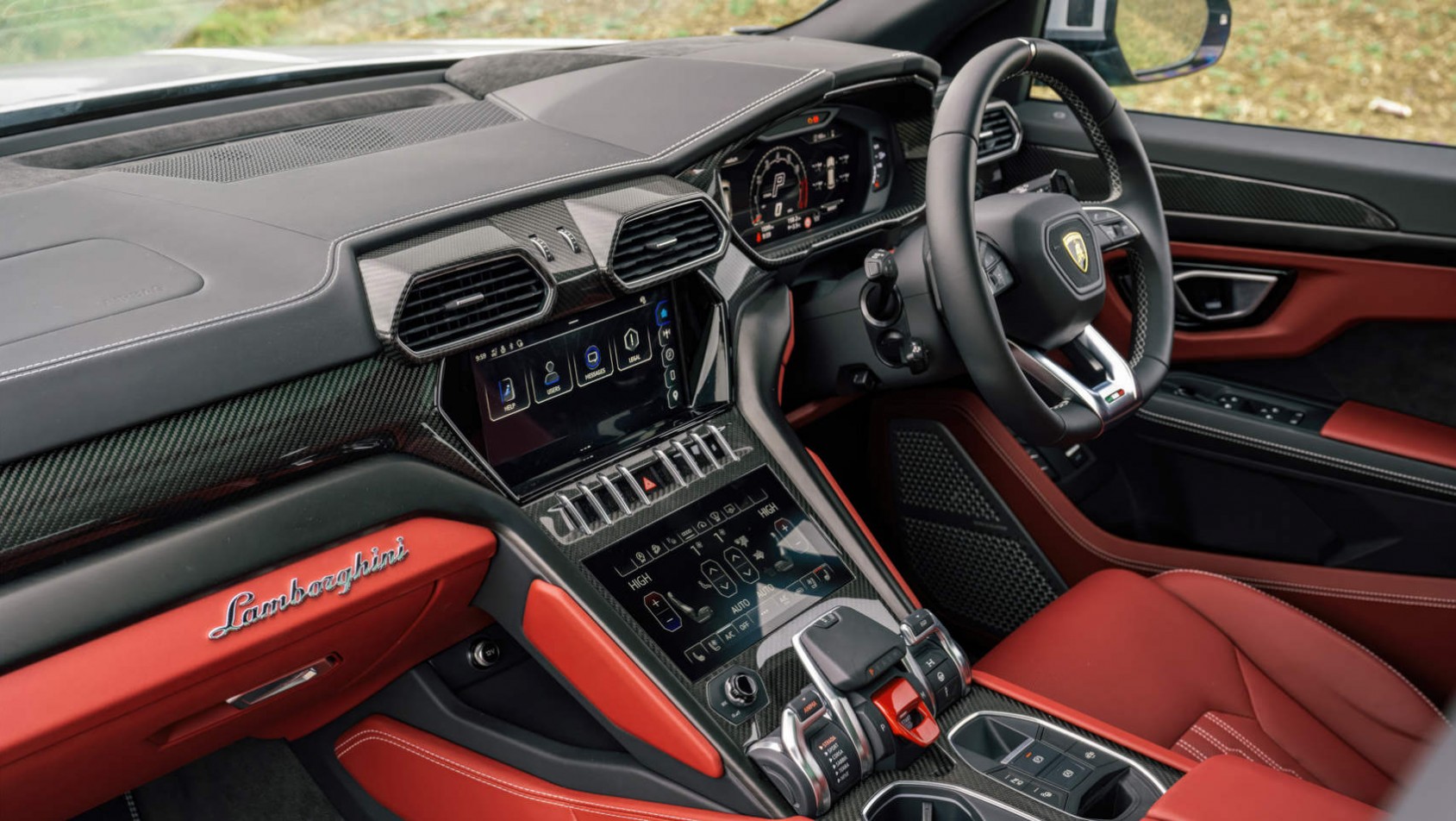 Lamborghini Urus S Lamborghini Urus S - wnętrze