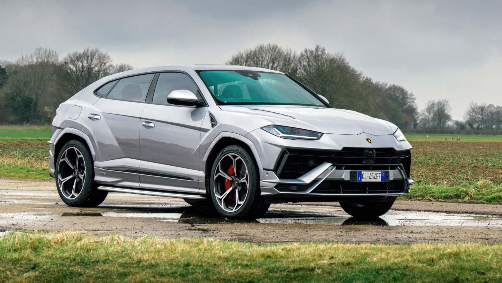 Lamborghini Urus S - front auta