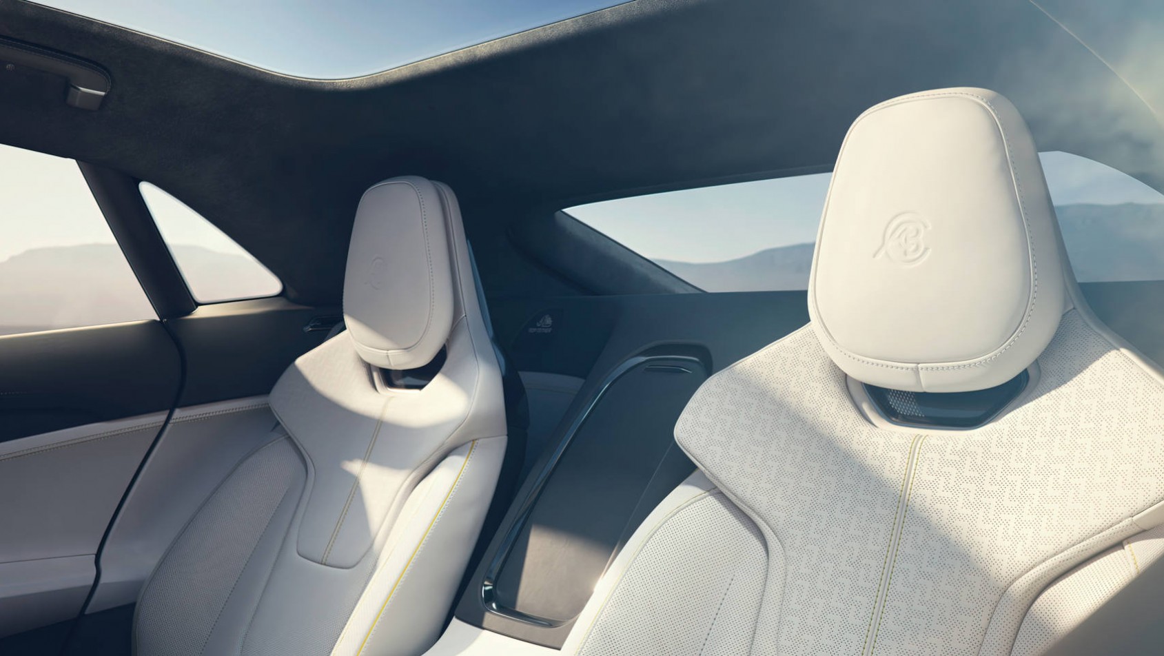 2024 Lotus Emeya fotele