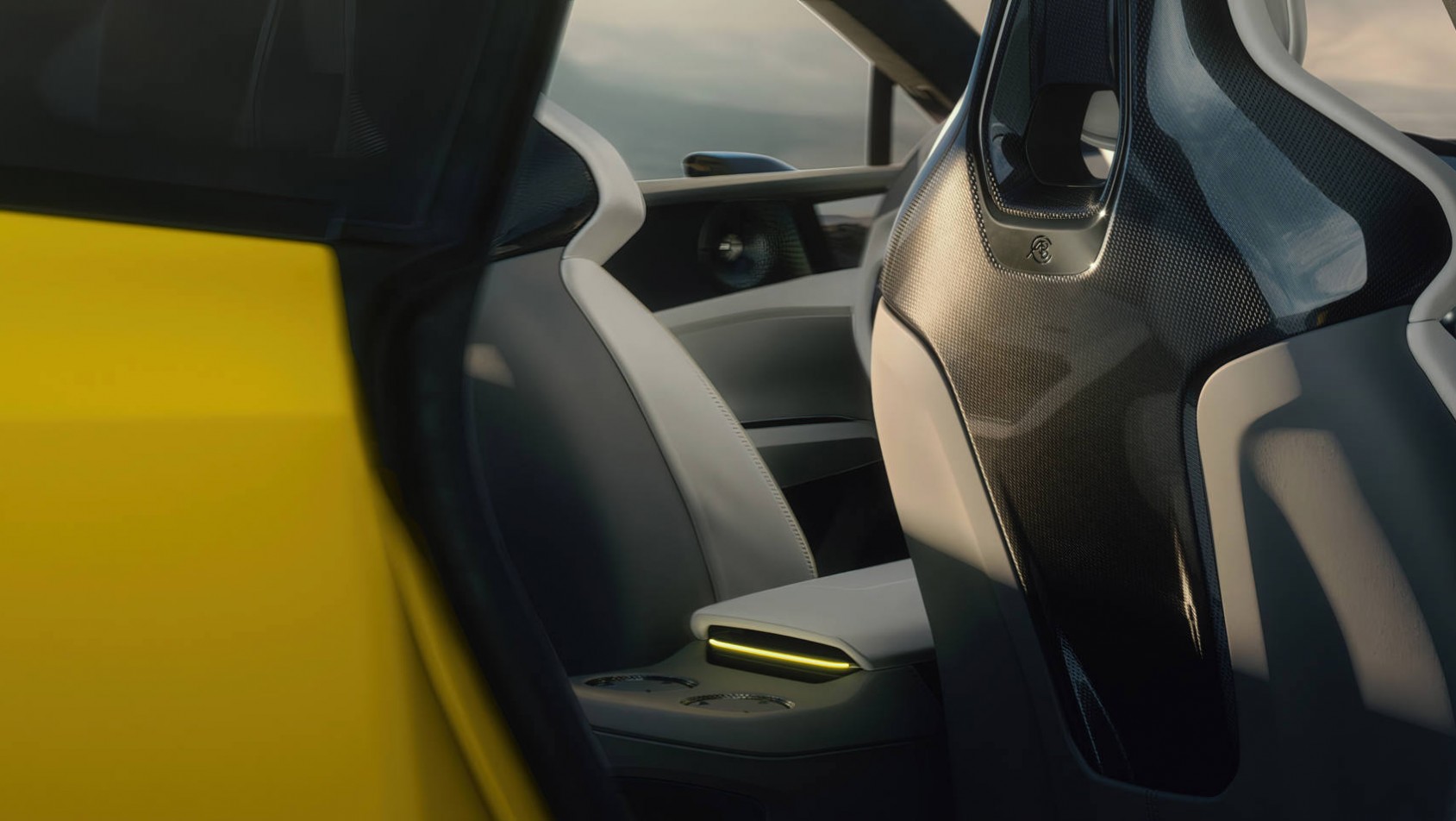 2024 Lotus Emeya detal wnętrza