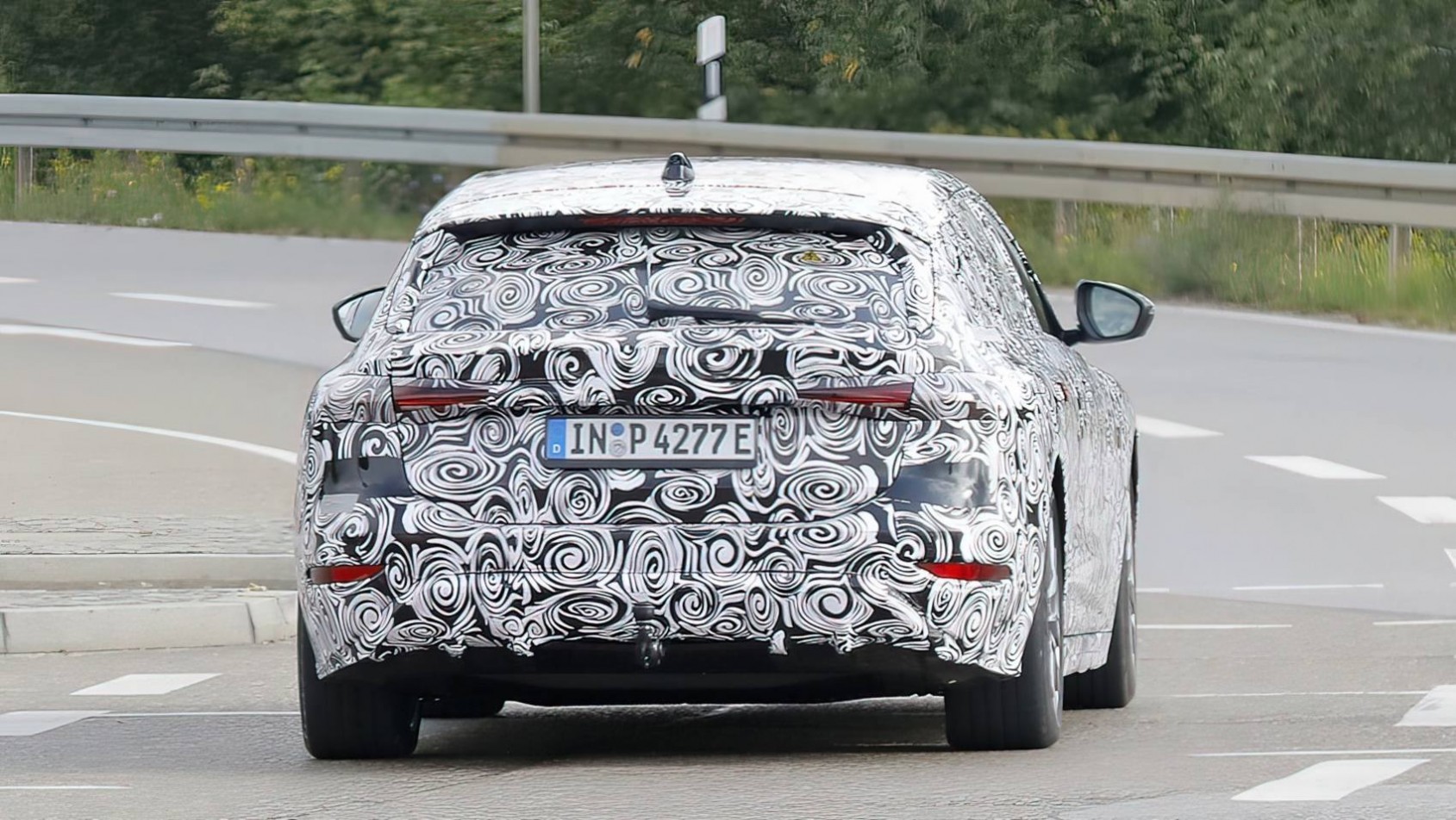 Audi S6 Avant e-tron spyshot tylna klapa
