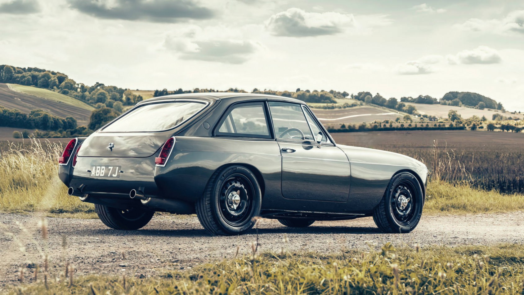 Frontline LE60 MG B restomod tył