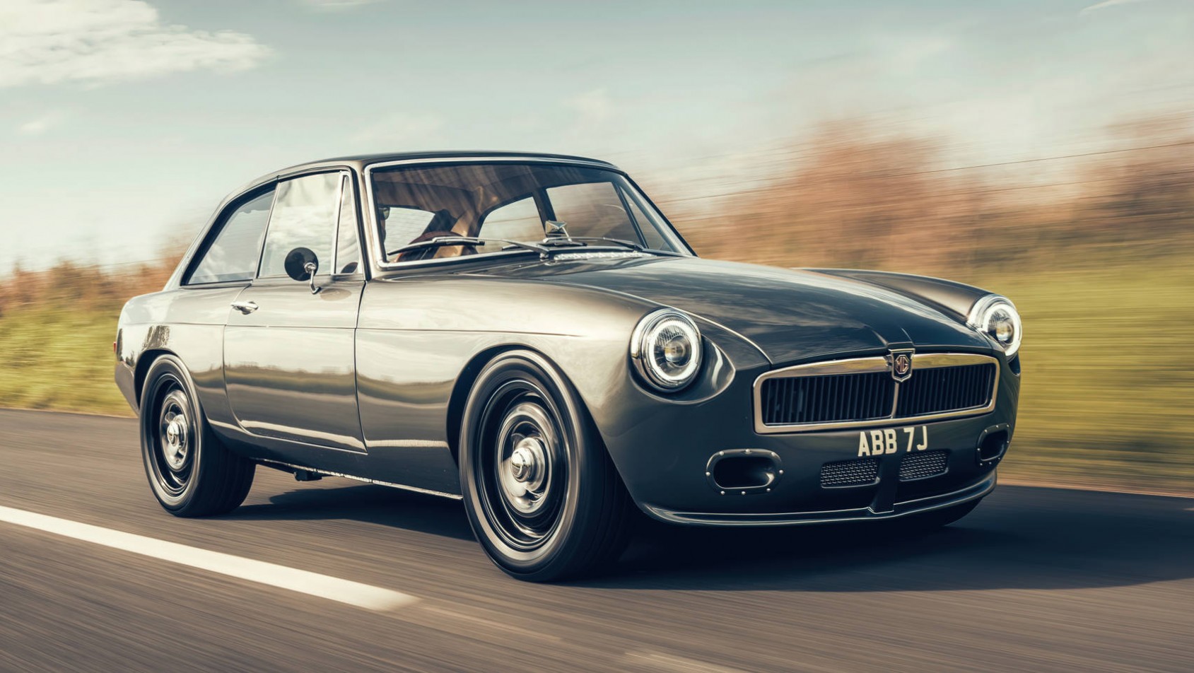 Frontline LE60 MG B restomod przód dynamiczne