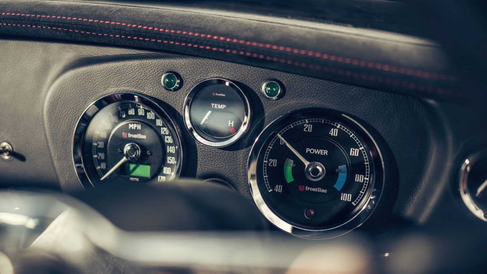 Frontline BEE MG B restomod zegary