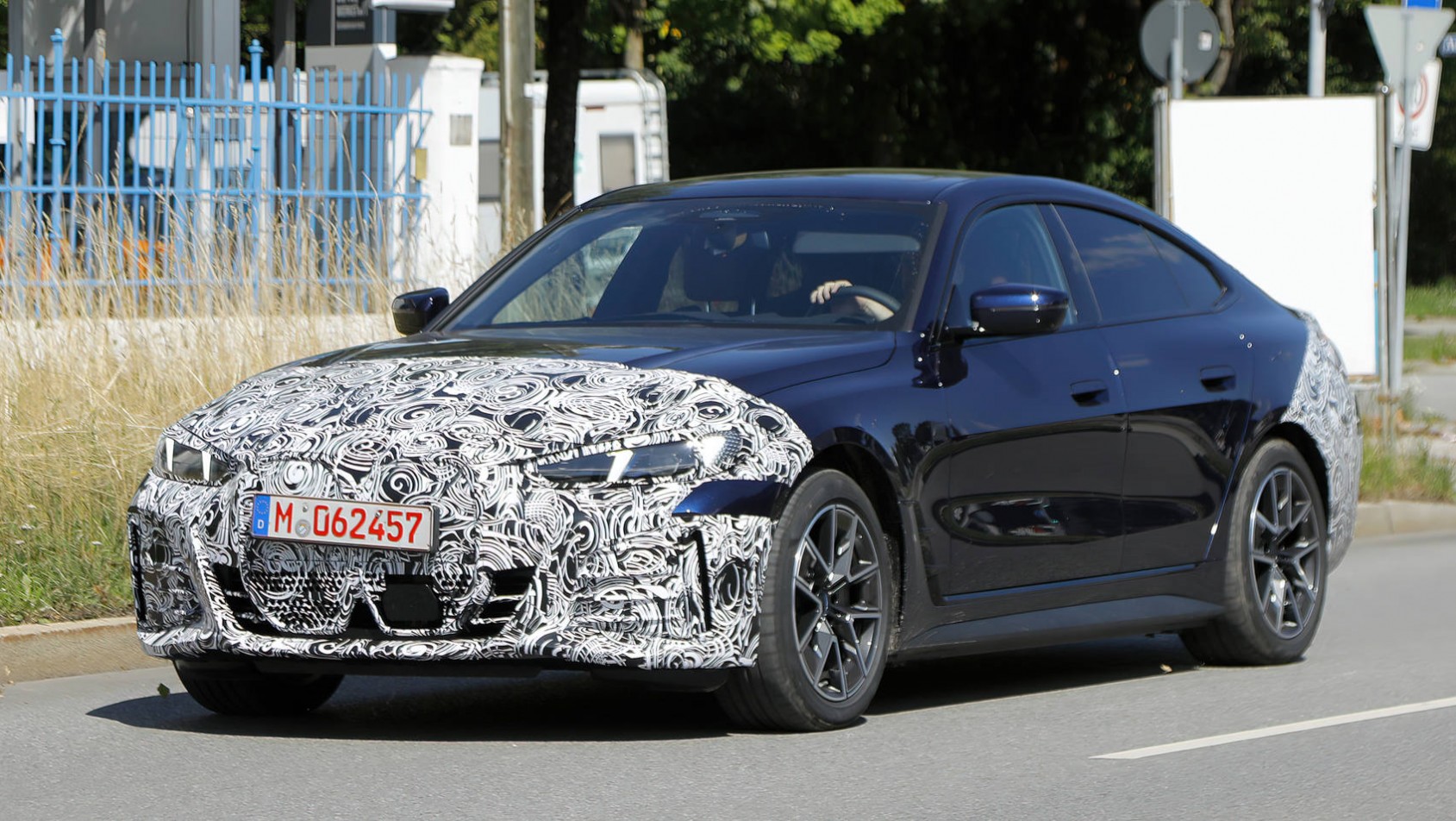 BMW i4 Gran Coupe lift spyshot