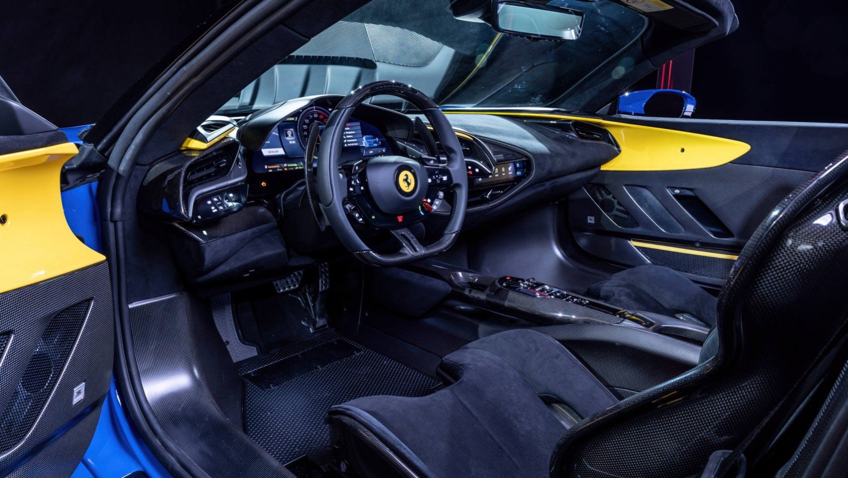 Ferrari SF90 XX Stradale wnętrze ogólne