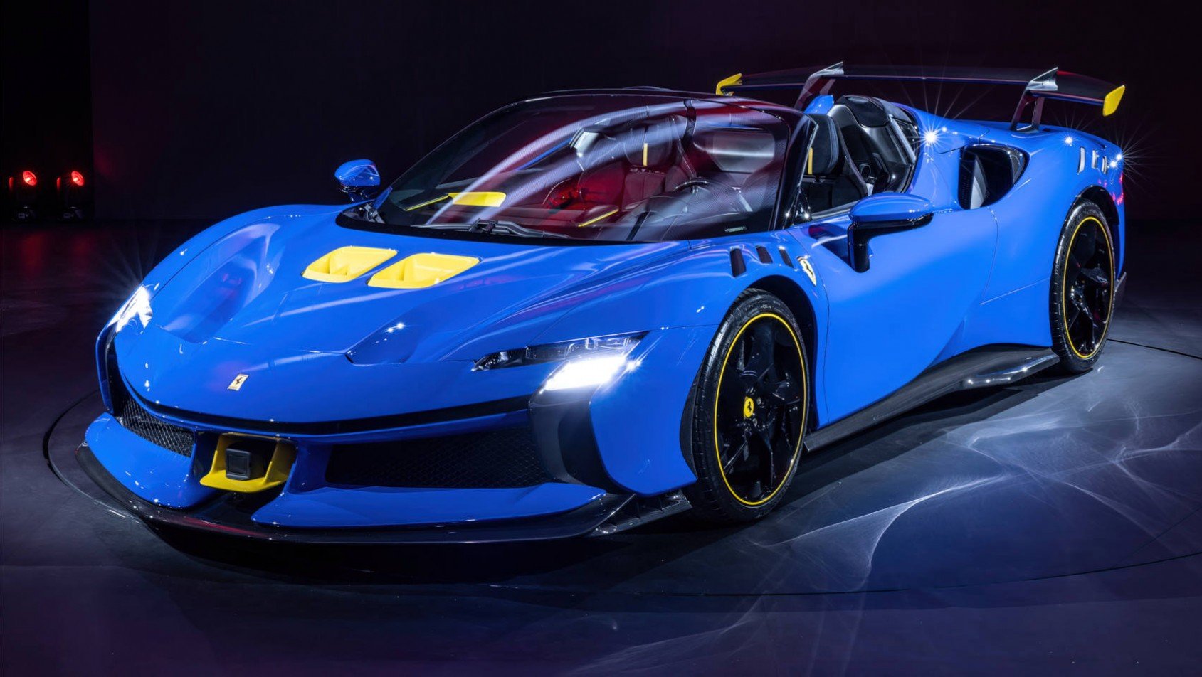 Ferrari SF90 XX Spider przód