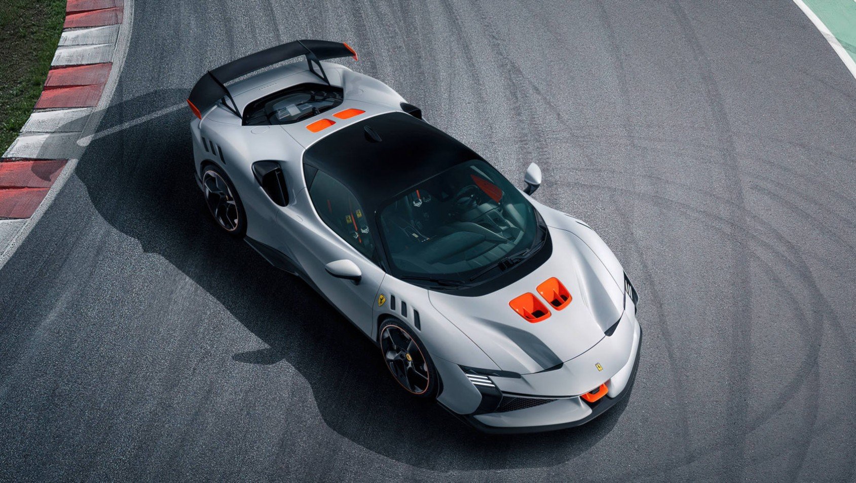 Ferrari SF90 XX Stradale sylwetka