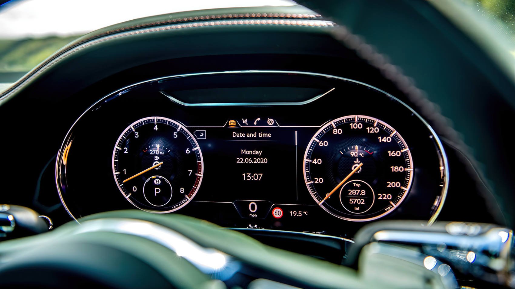 Bentley Continental GT zegary ciemne