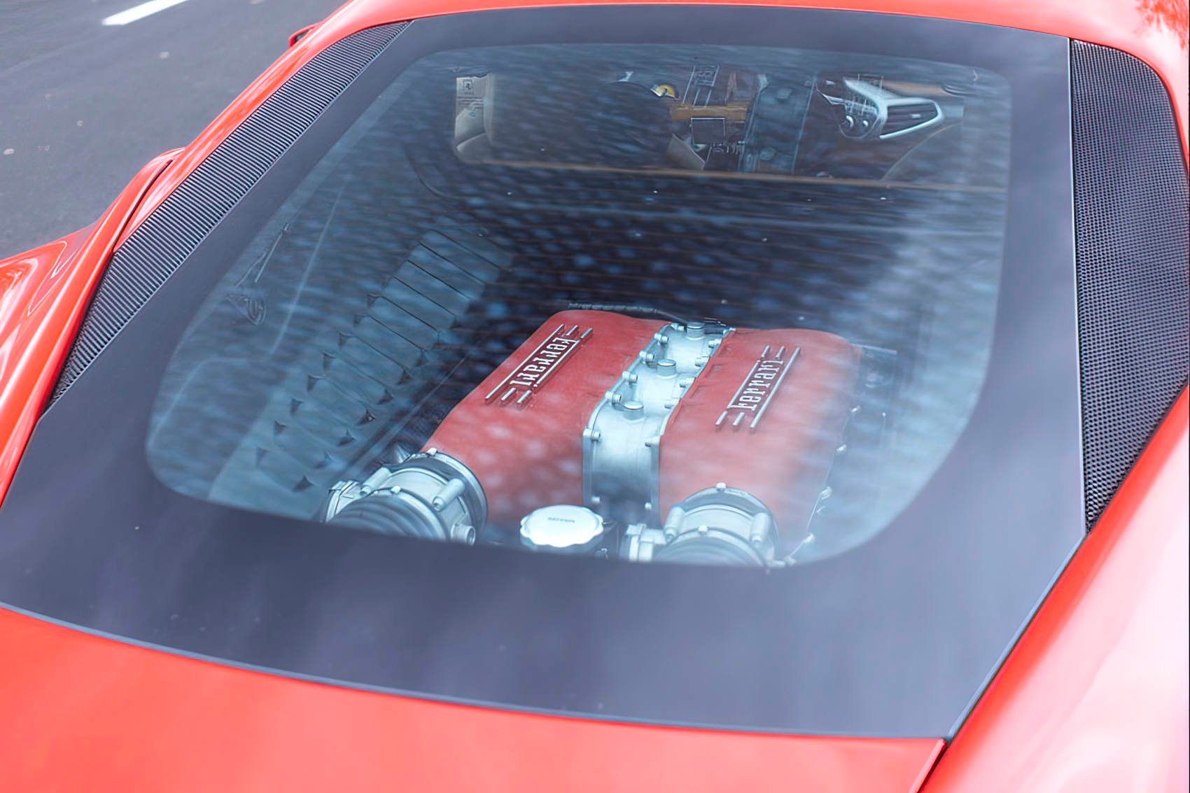 Ferrari 458 Italia silnik v8