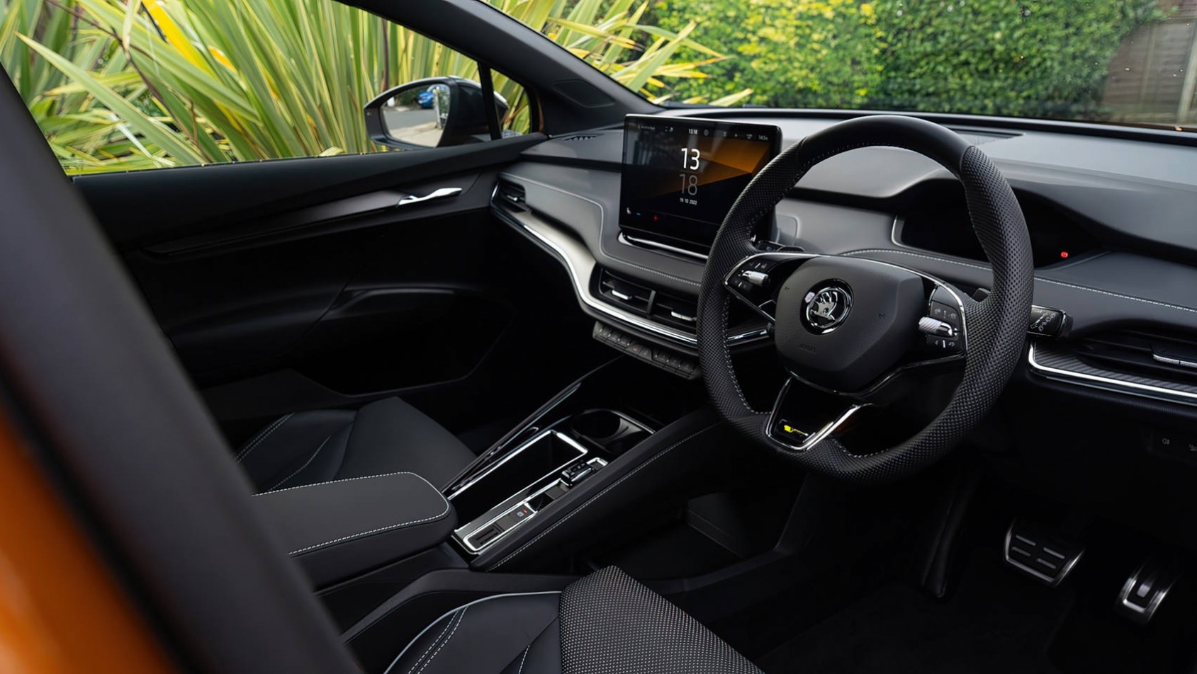 Skoda Enyaq RS lift wnętrze