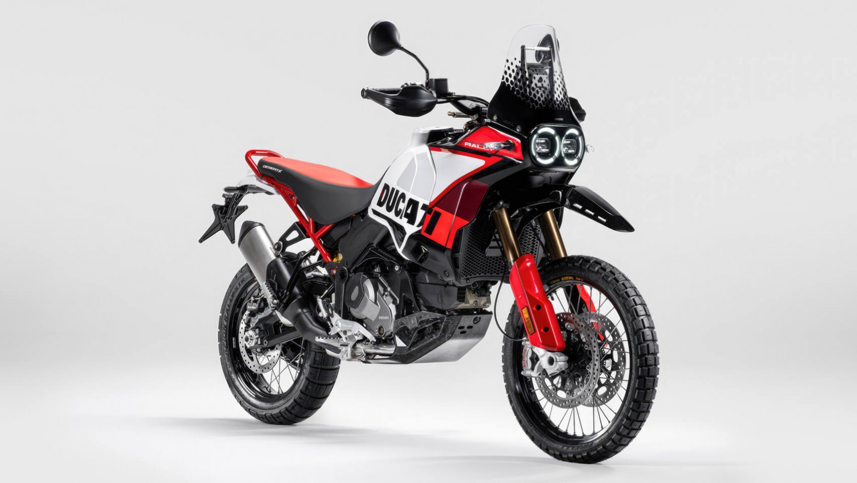 Ducati DesertX Rally - widok z boku