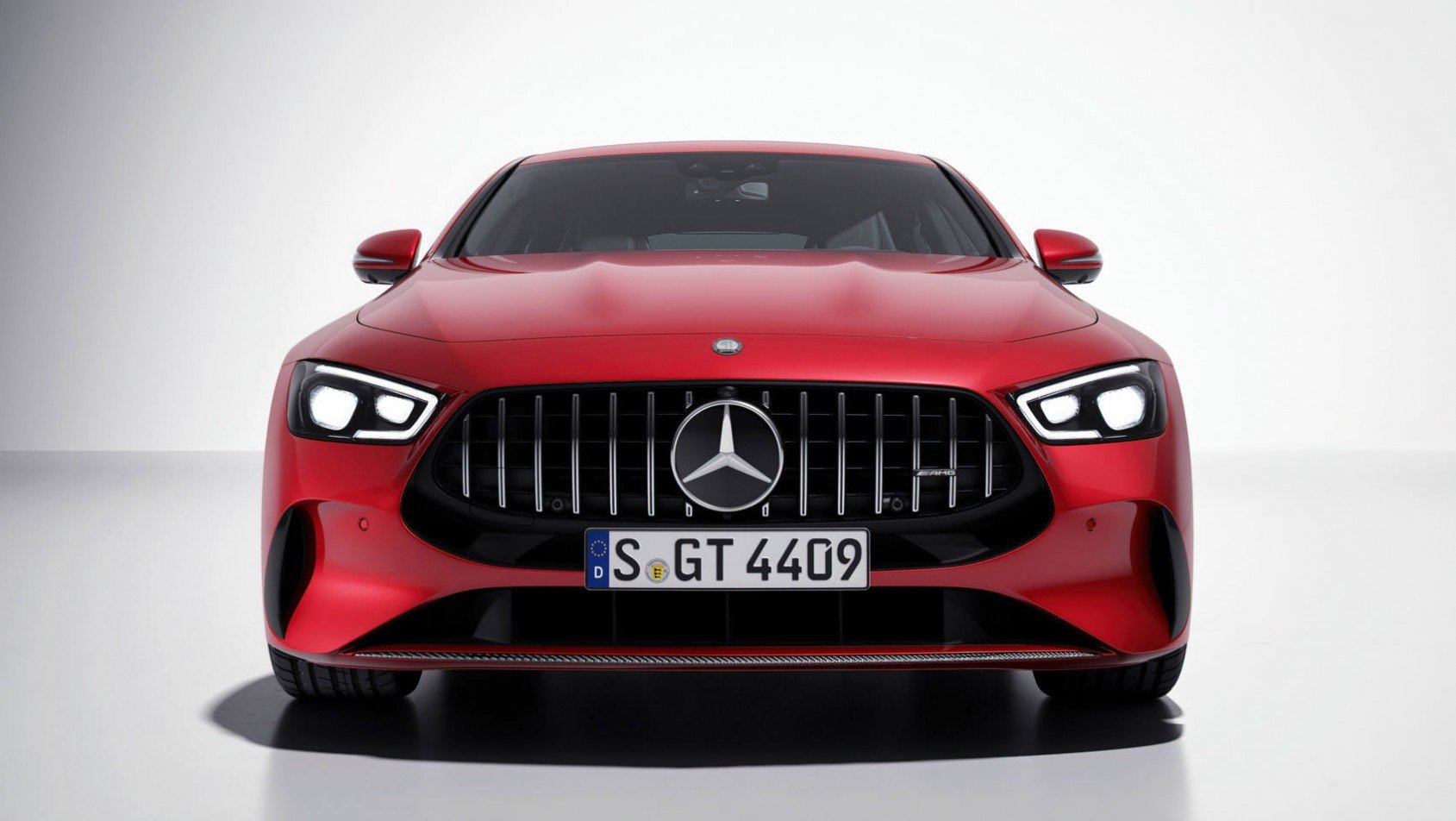 Mercedes-AMG GT 4-door 2023 Mercedes-AMG GT 4-door lifting grill