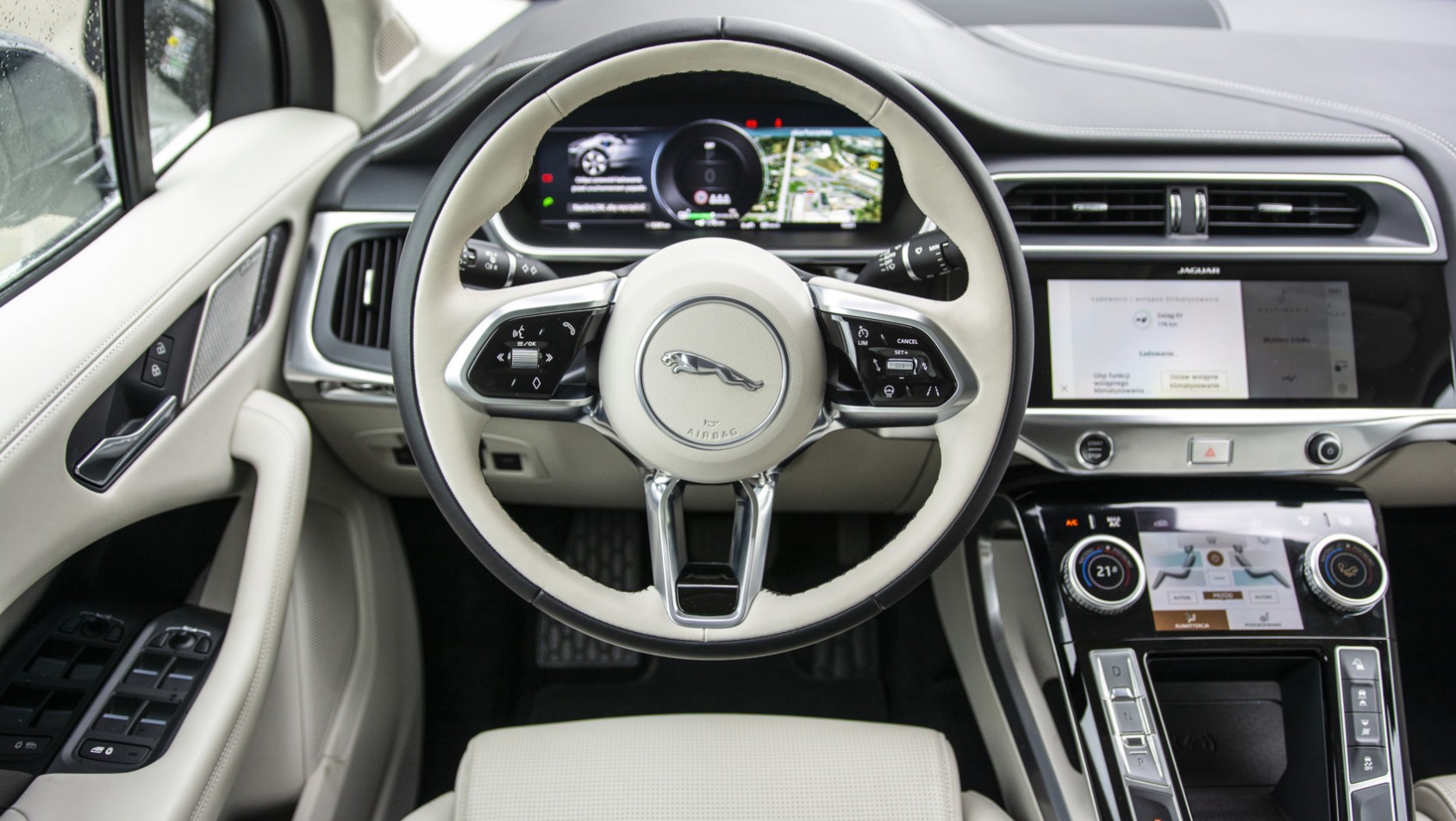 Jaguar I-Pace test kokpit