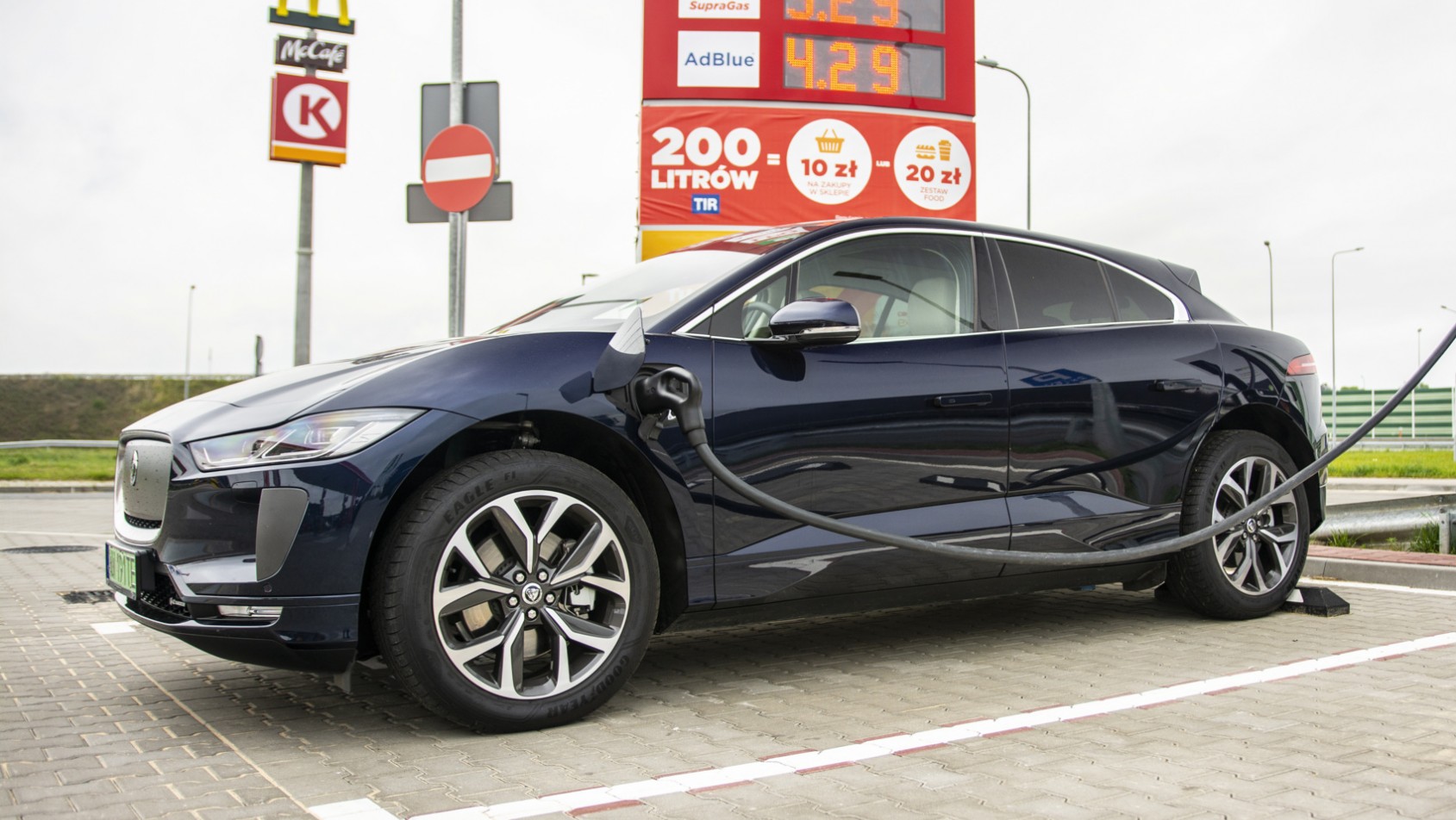 Jaguar I-Pace ładowanie