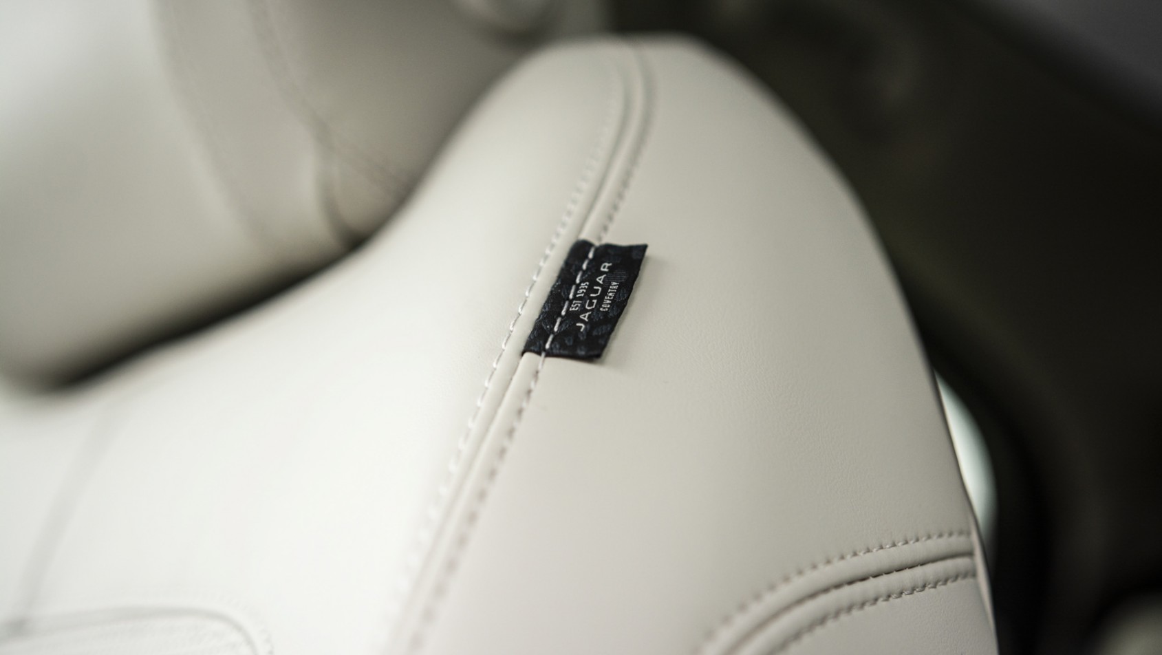 Jaguar I-Pace detal fotela