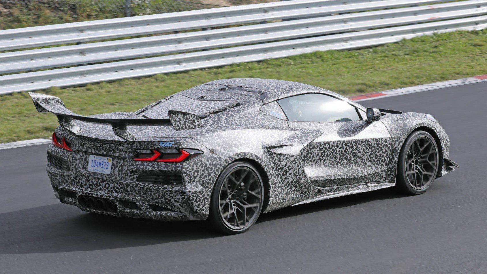 2024 Chevrolet Corvette C8 ZR1 spyshot skrzydło